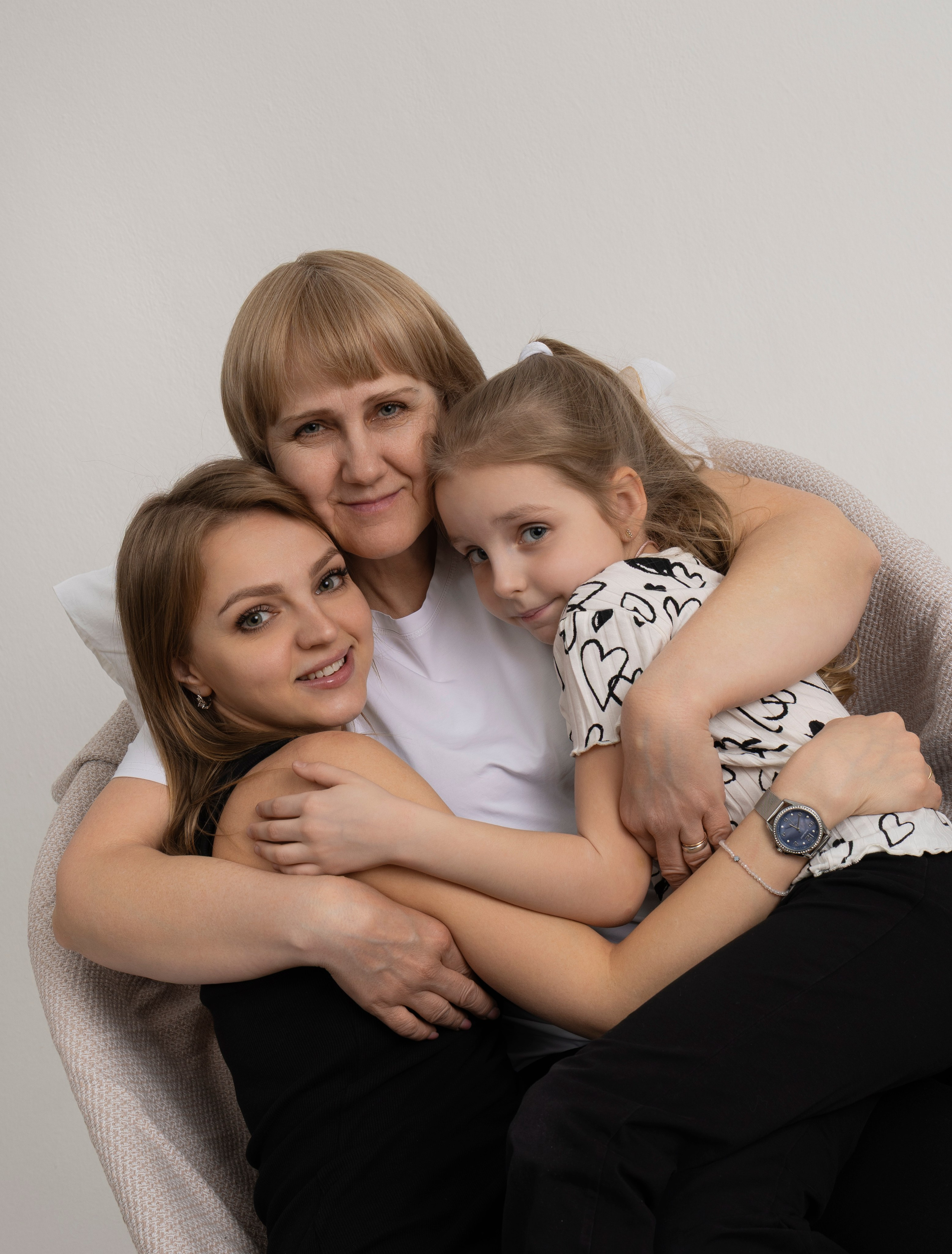 В маминых объятиях…). Портретный, семейный фотограф в Санкт-Петербурге и Ленинградской области Виктория Соловьёва