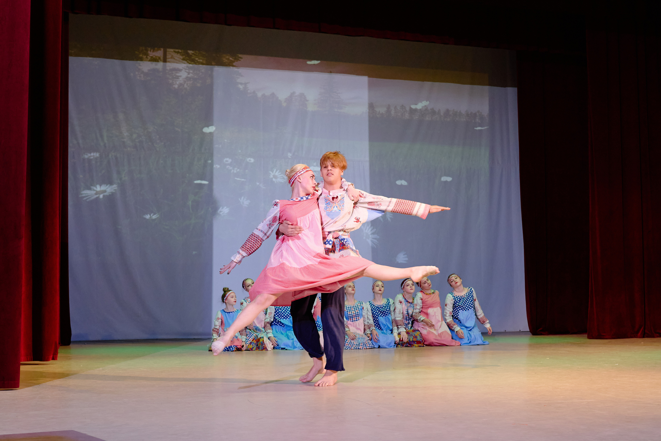 Аврора. Фотограф Выпускные альбомы Таганрог Сергей Коробченко