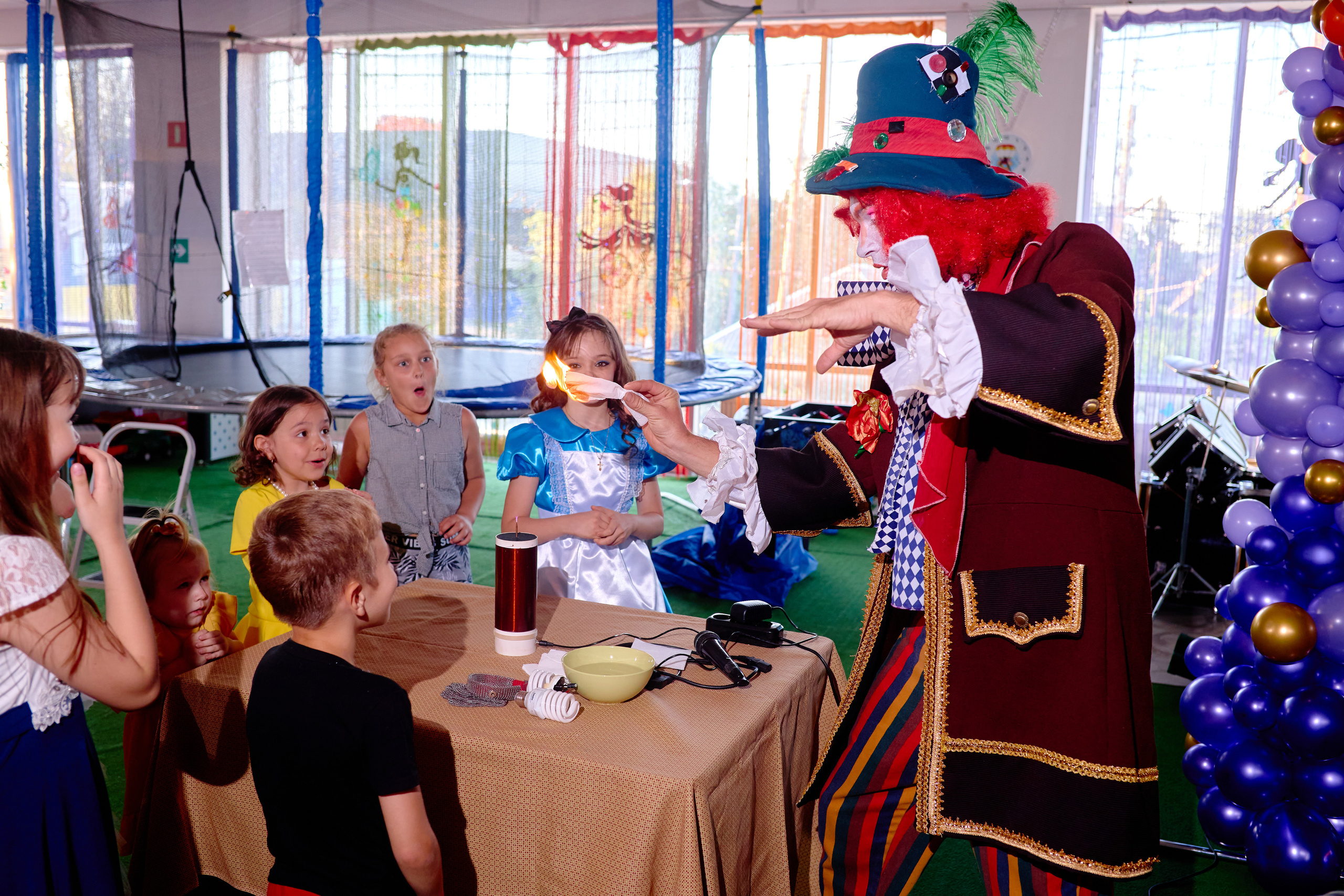 День рождения в детской комнате. Фотограф Выпускные альбомы Таганрог Сергей Коробченко