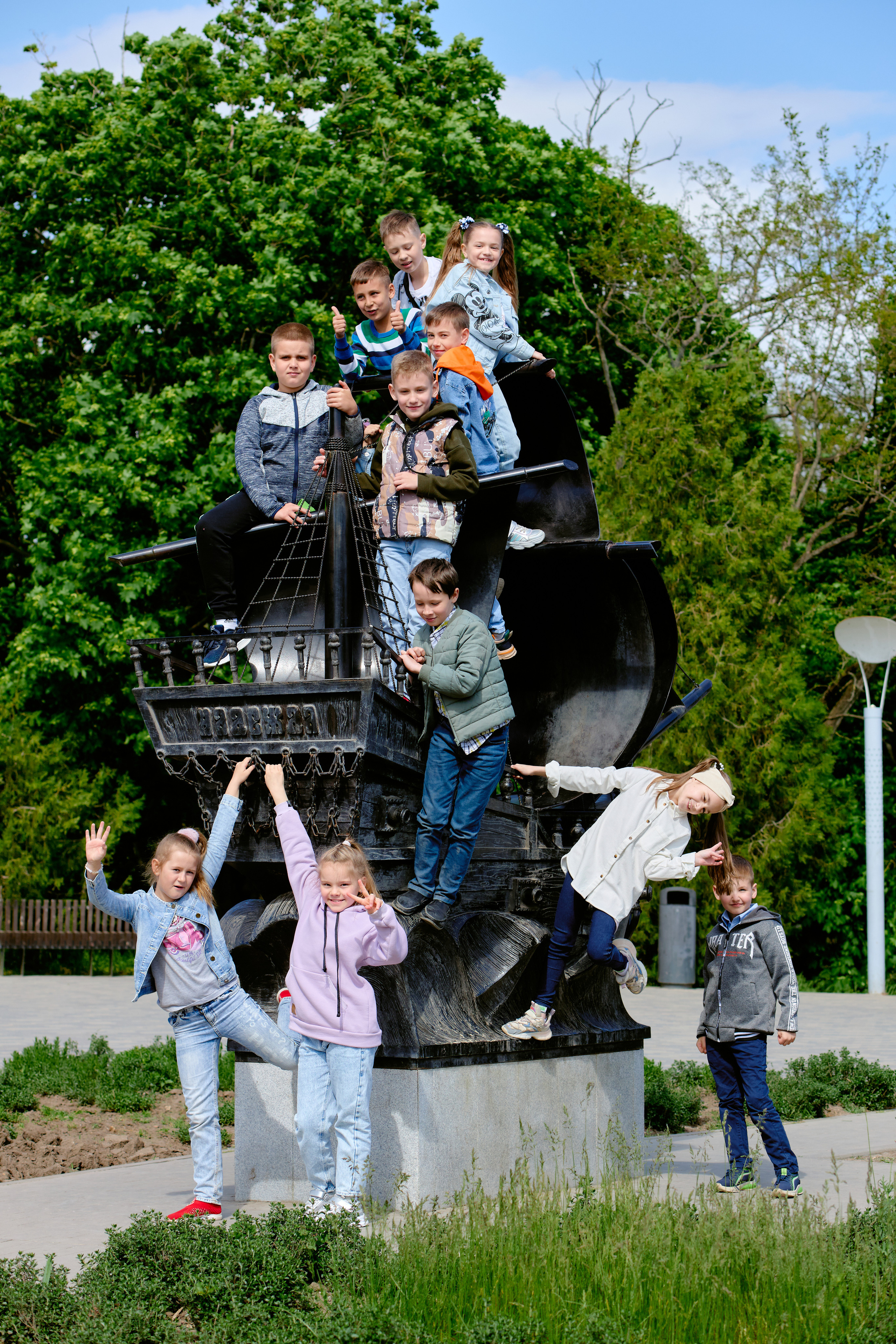 Сьемка на выпускнык альбомы на улице таганрог. Фотограф Выпускные альбомы Таганрог Сергей Коробченко