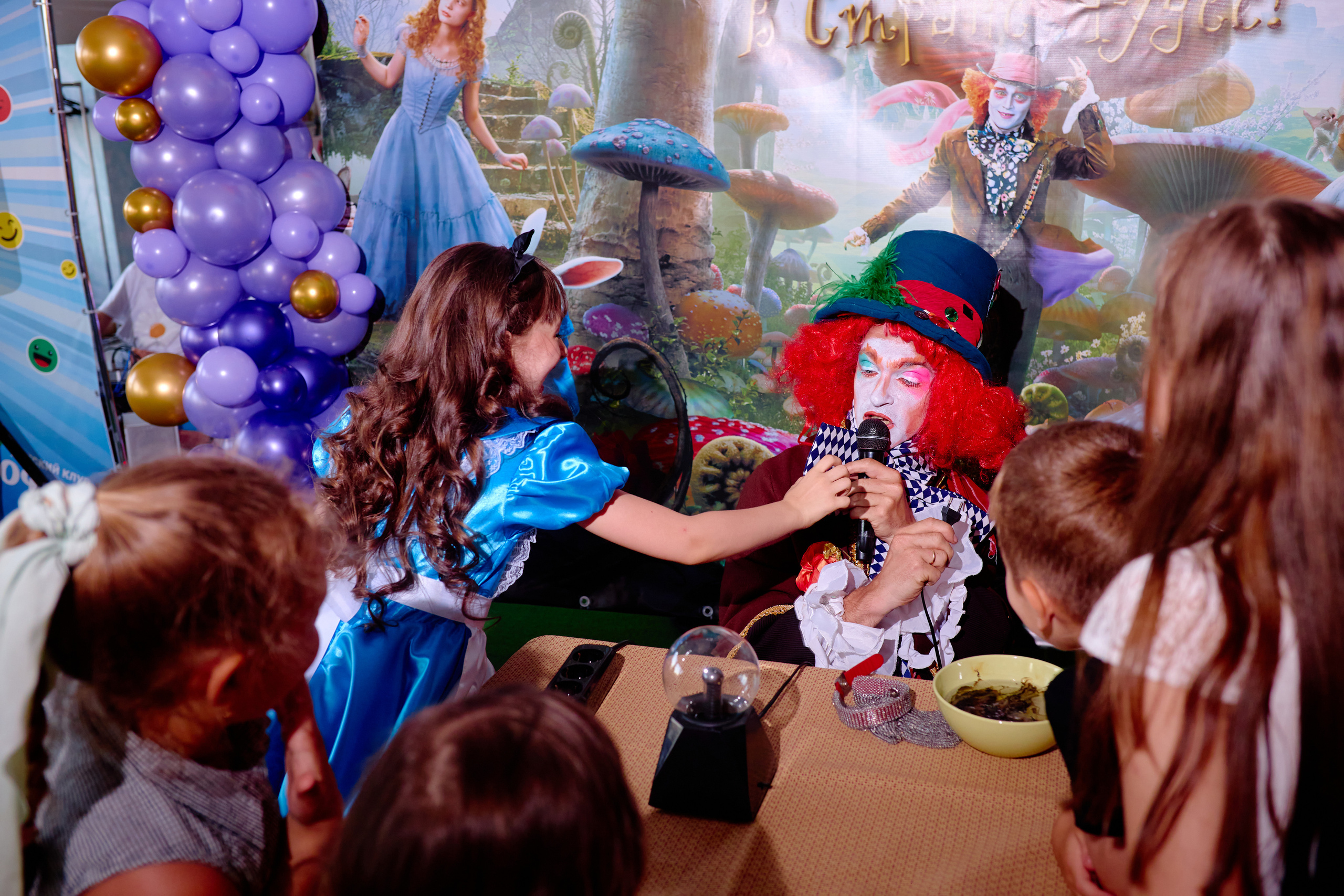 День рождения в детской комнате. Фотограф Выпускные альбомы Таганрог Сергей Коробченко