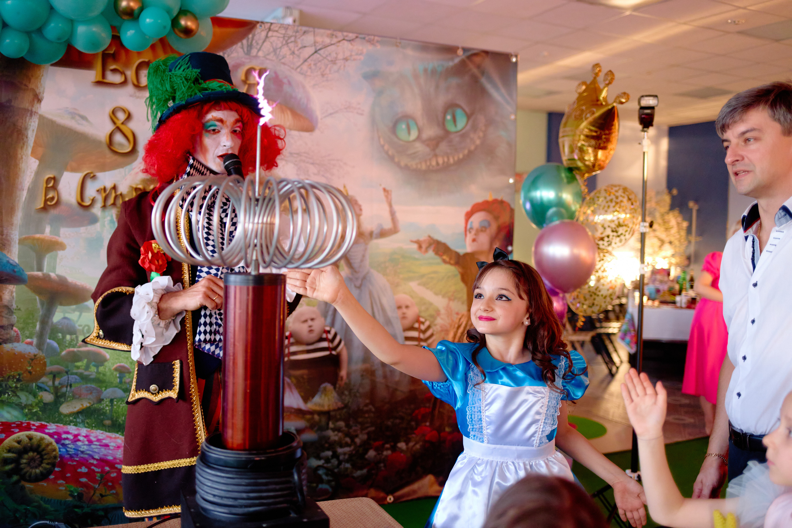 День рождения в детской комнате. Фотограф Выпускные альбомы Таганрог Сергей Коробченко