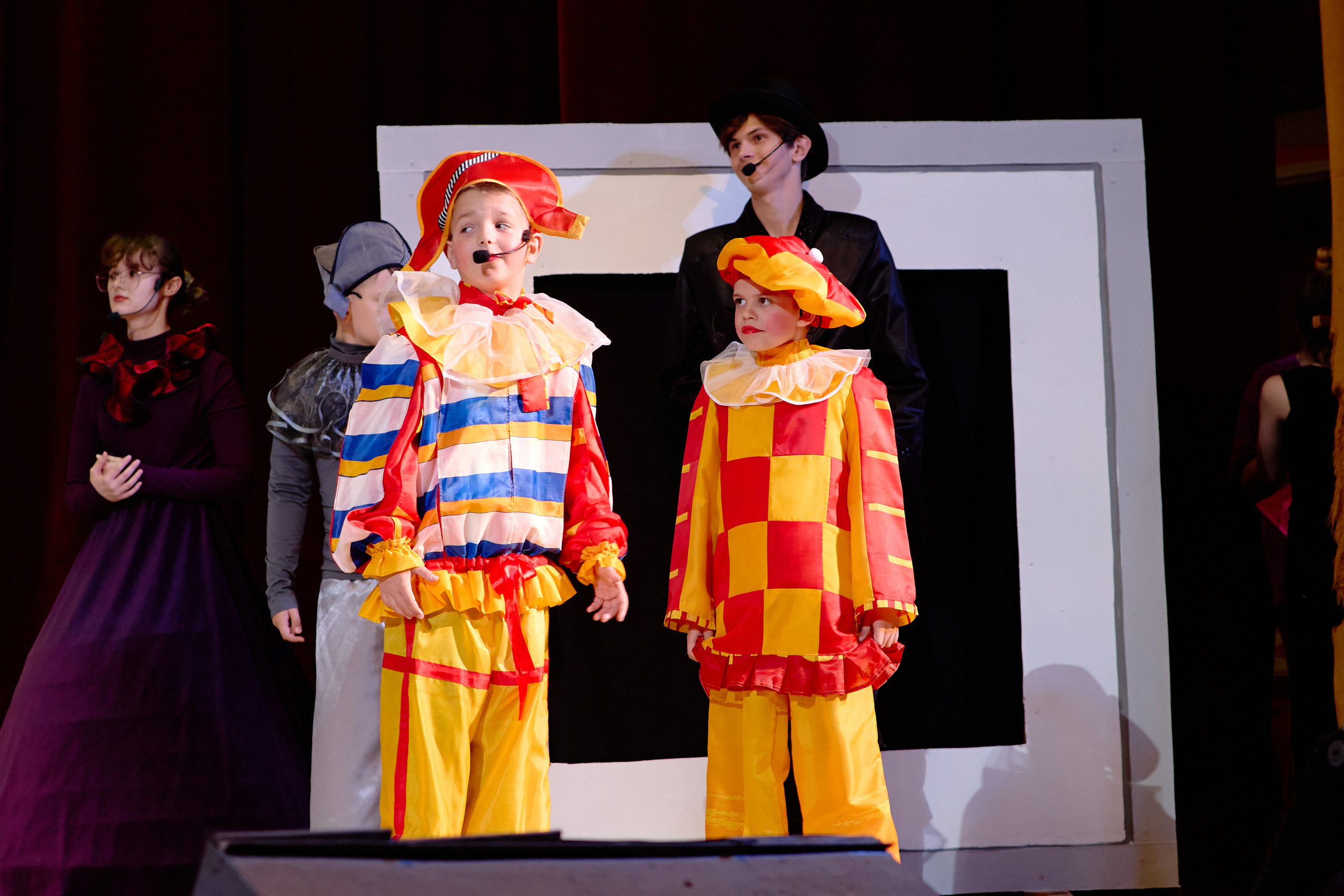 Краски. Фотограф Выпускные альбомы Таганрог Сергей Коробченко