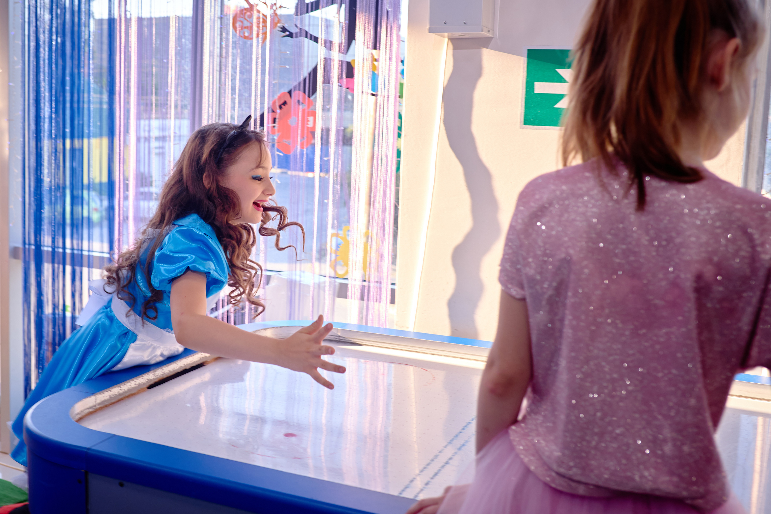 День рождения в детской комнате. Фотограф Выпускные альбомы Таганрог Сергей Коробченко