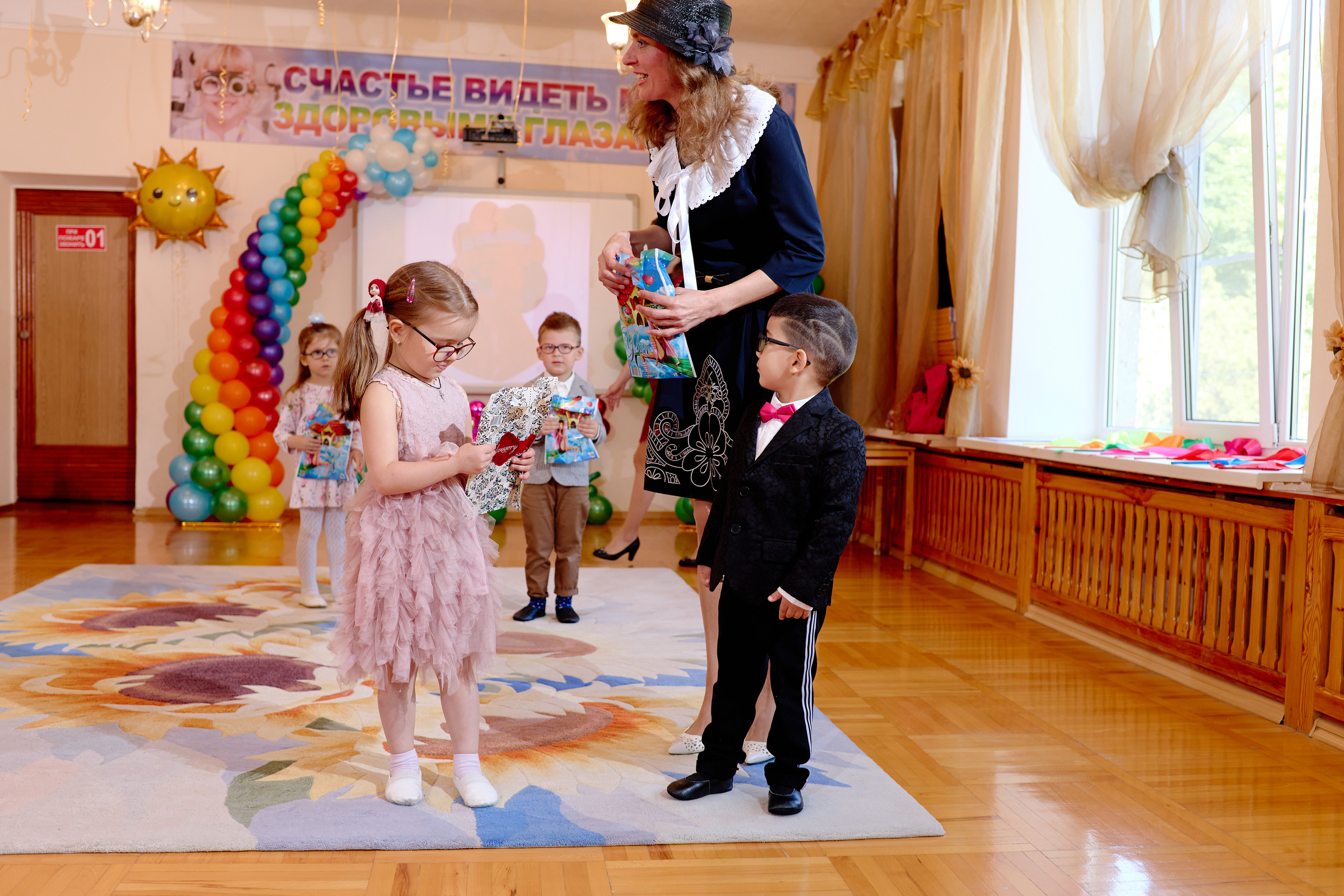 Фотограф выпускной в детском саду таганрог. Фотограф Выпускные альбомы Таганрог Сергей Коробченко