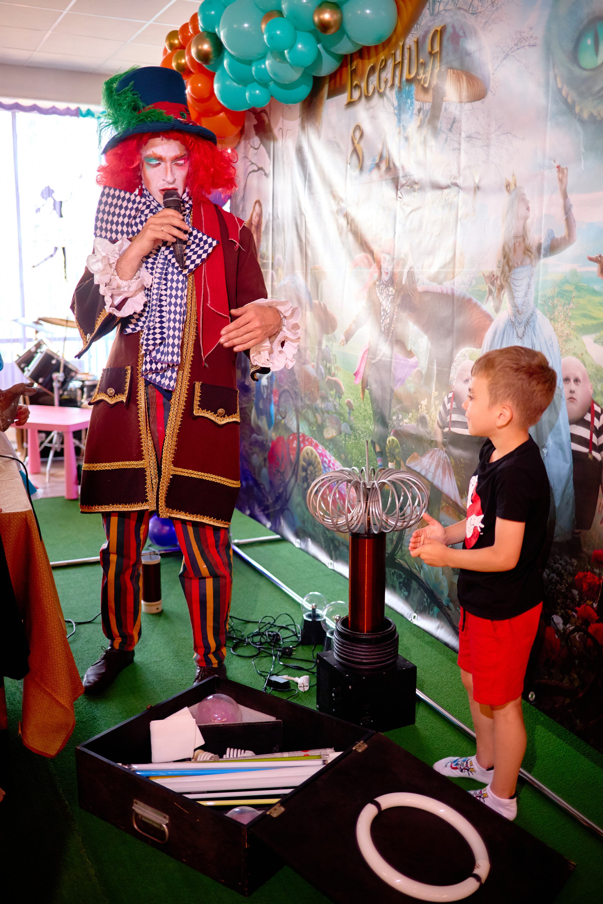 День рождения в детской комнате. Фотограф Выпускные альбомы Таганрог Сергей Коробченко