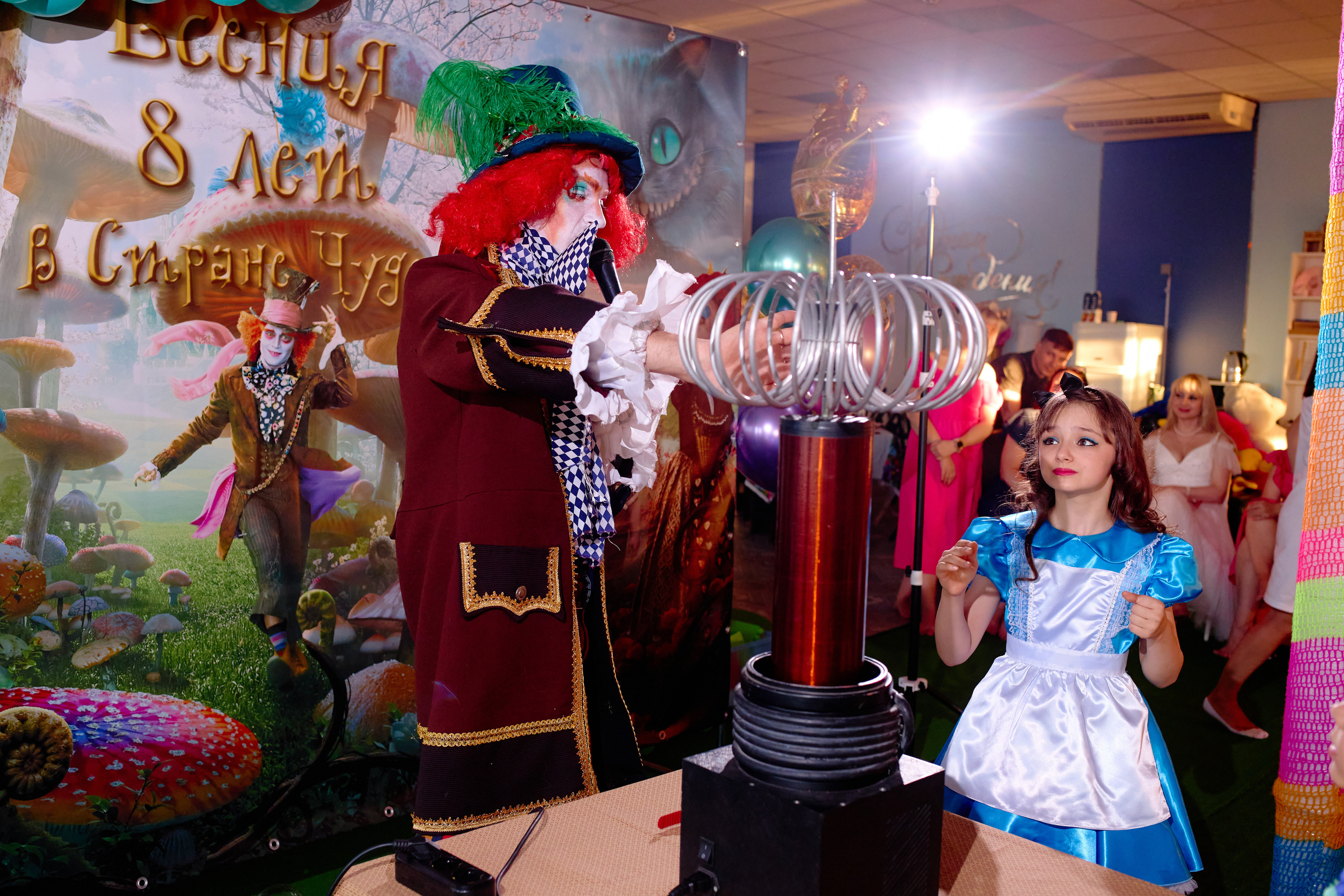 День рождения в детской комнате. Фотограф Выпускные альбомы Таганрог Сергей Коробченко