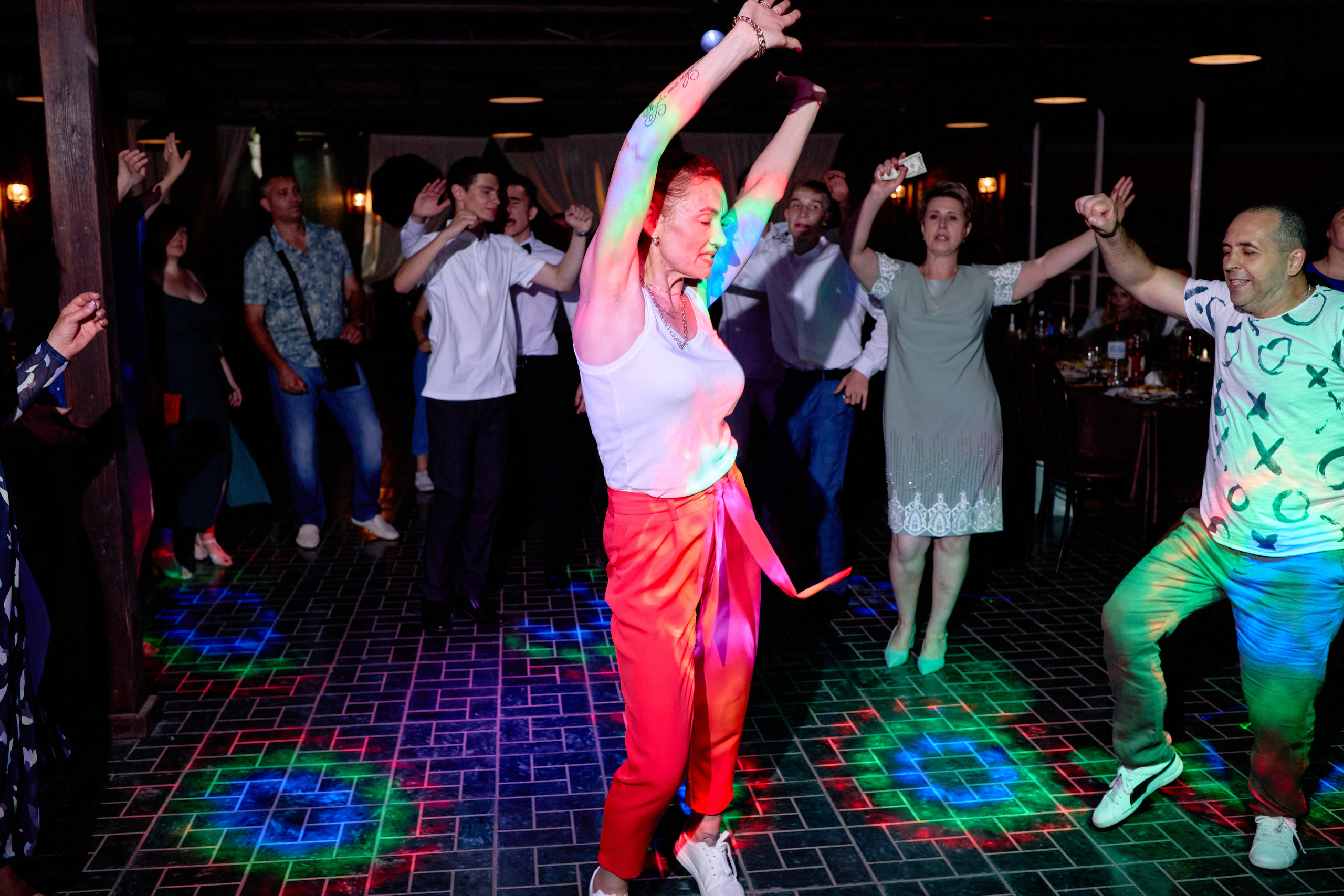 Фотограф на выпускной. Фотограф Выпускные альбомы Таганрог Сергей Коробченко