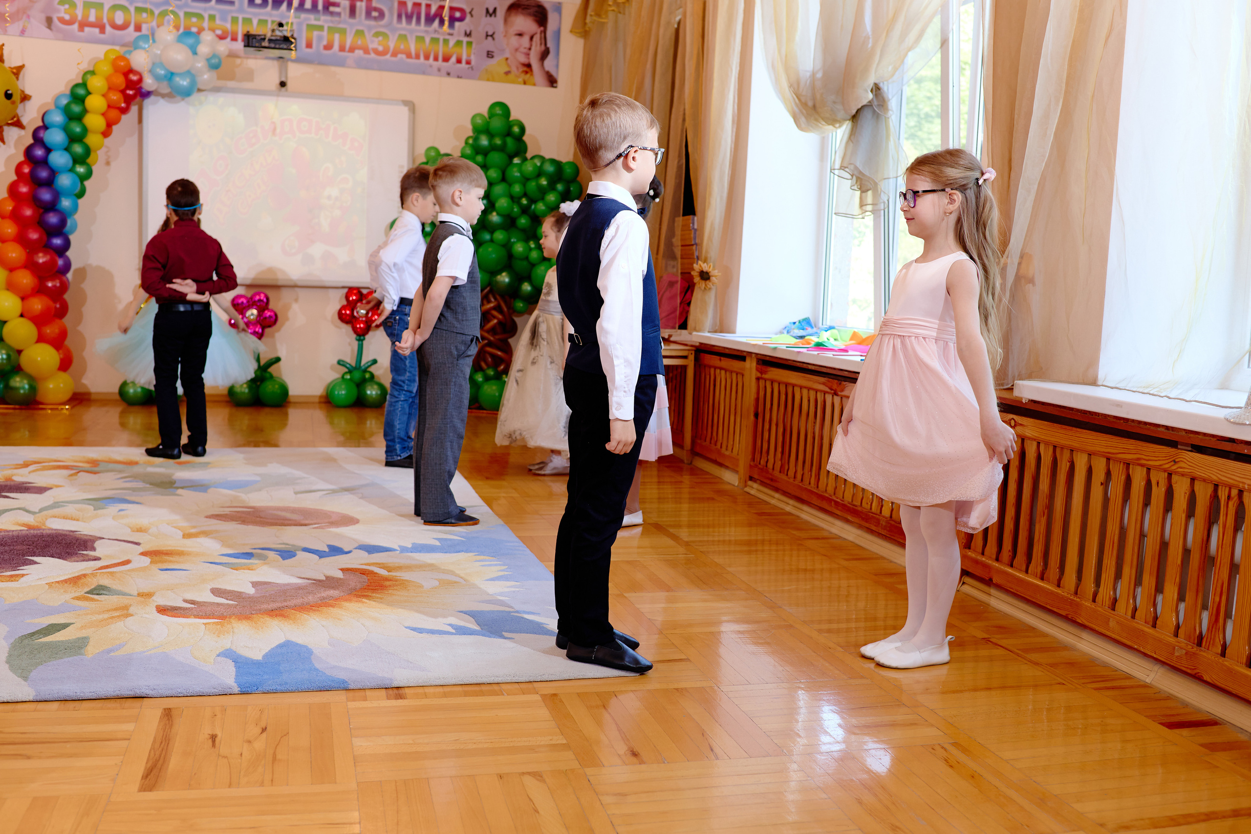 Фотограф выпускной в детском саду таганрог. Фотограф Выпускные альбомы Таганрог Сергей Коробченко