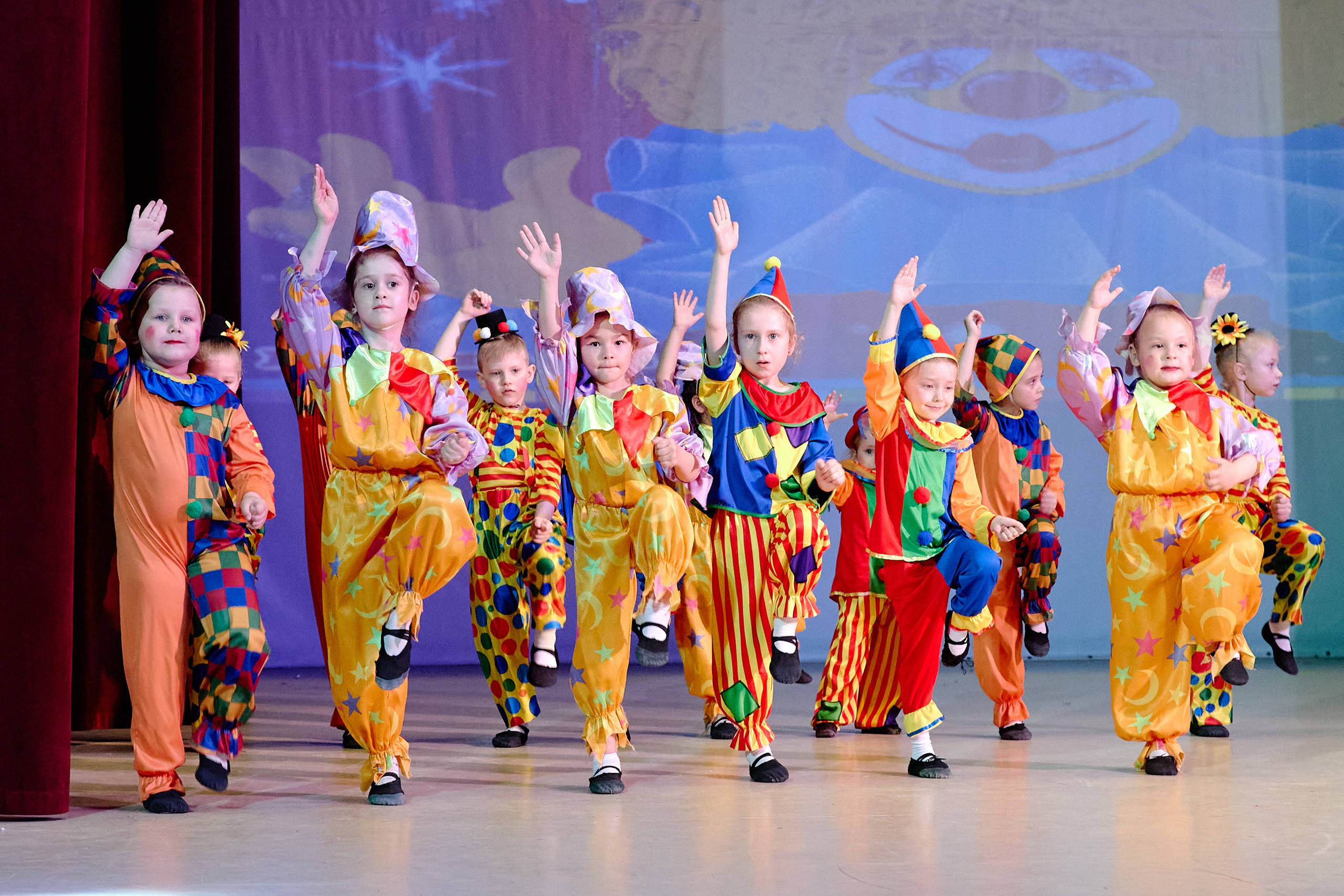 Аврора. Фотограф Выпускные альбомы Таганрог Сергей Коробченко