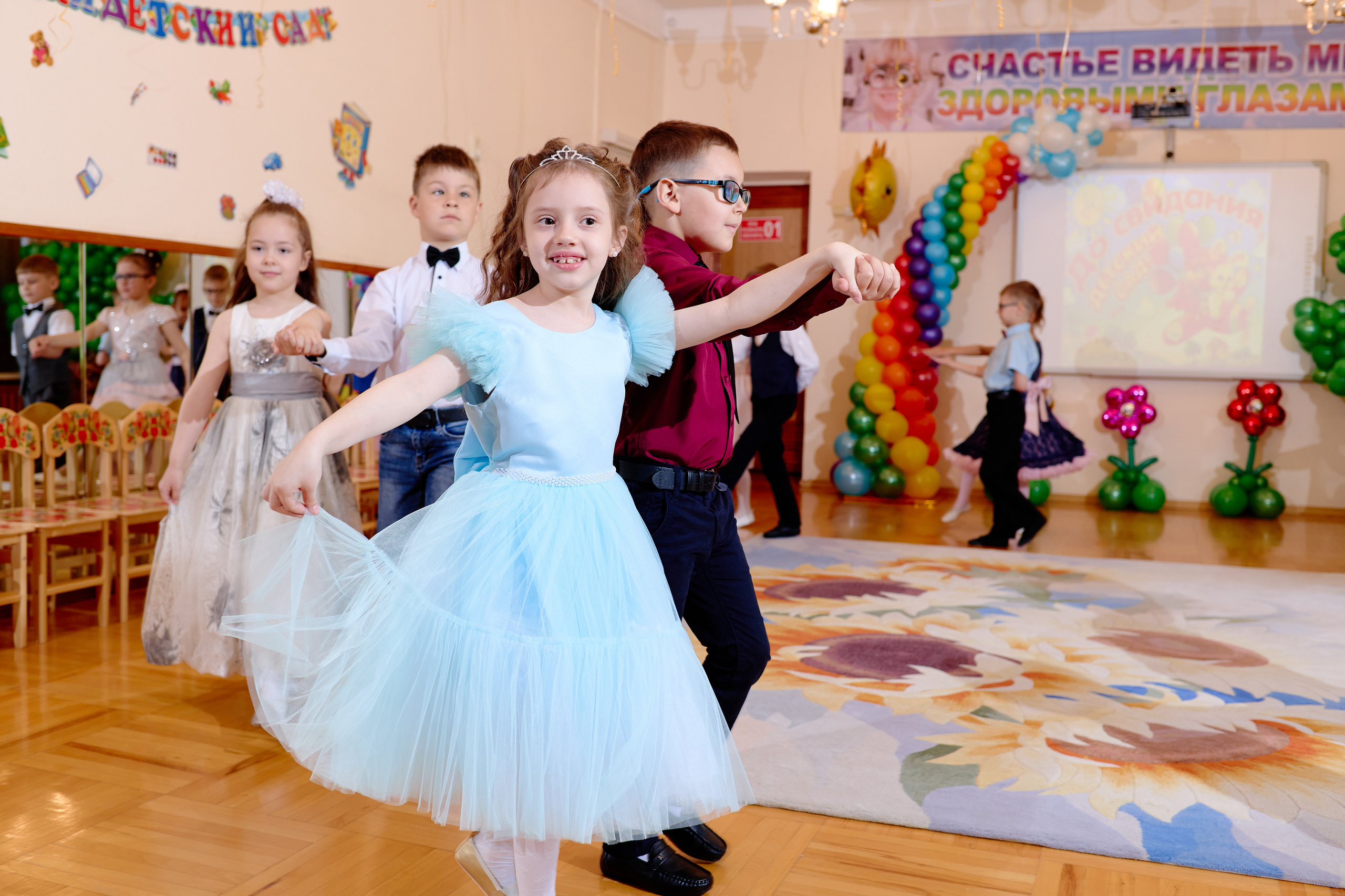 Фотограф выпускной в детском саду таганрог. Фотограф Выпускные альбомы Таганрог Сергей Коробченко