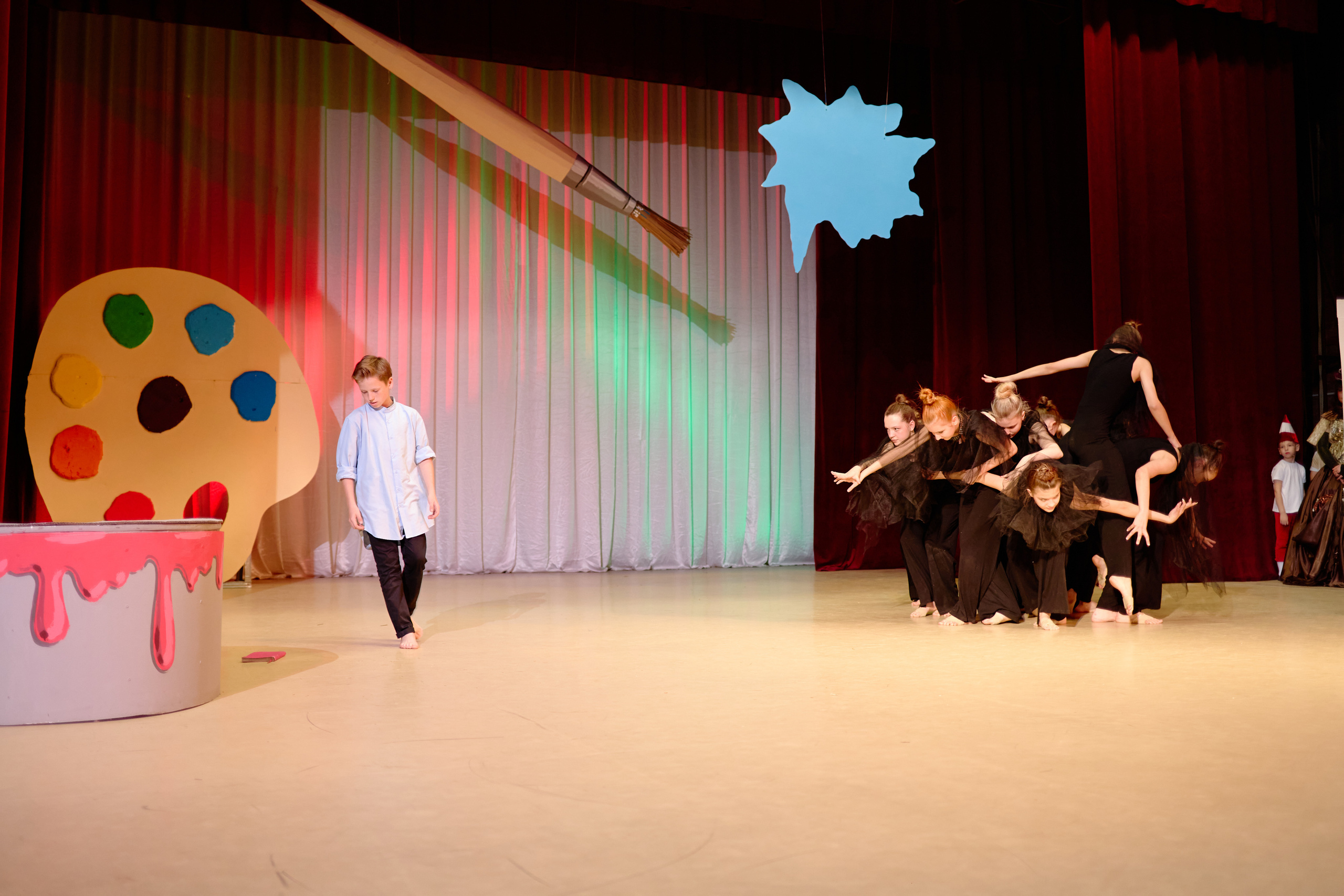 Краски. Фотограф Выпускные альбомы Таганрог Сергей Коробченко