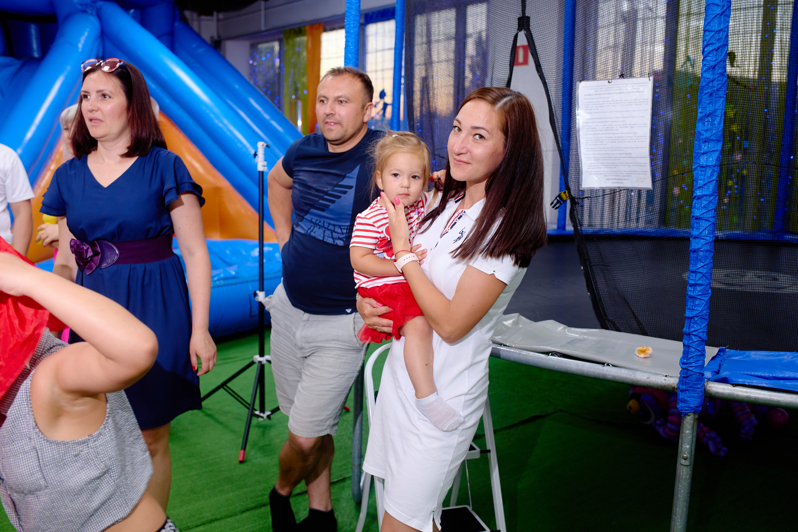 День рождения в детской комнате. Фотограф Выпускные альбомы Таганрог Сергей Коробченко