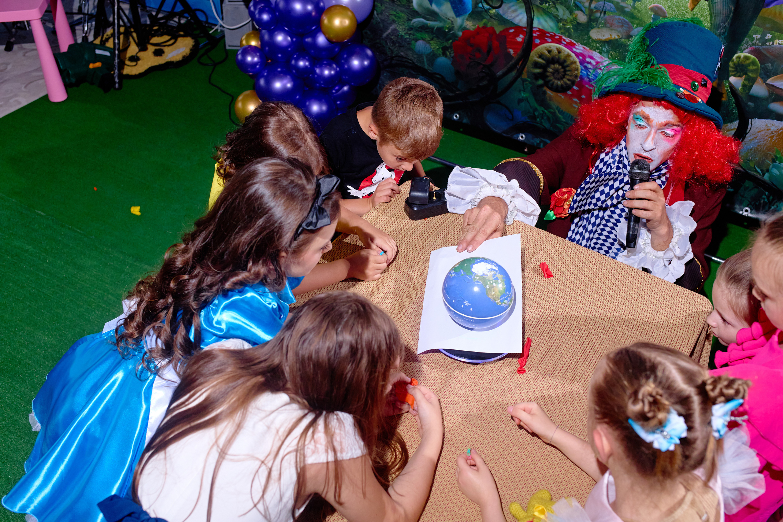 День рождения в детской комнате. Фотограф Выпускные альбомы Таганрог Сергей Коробченко