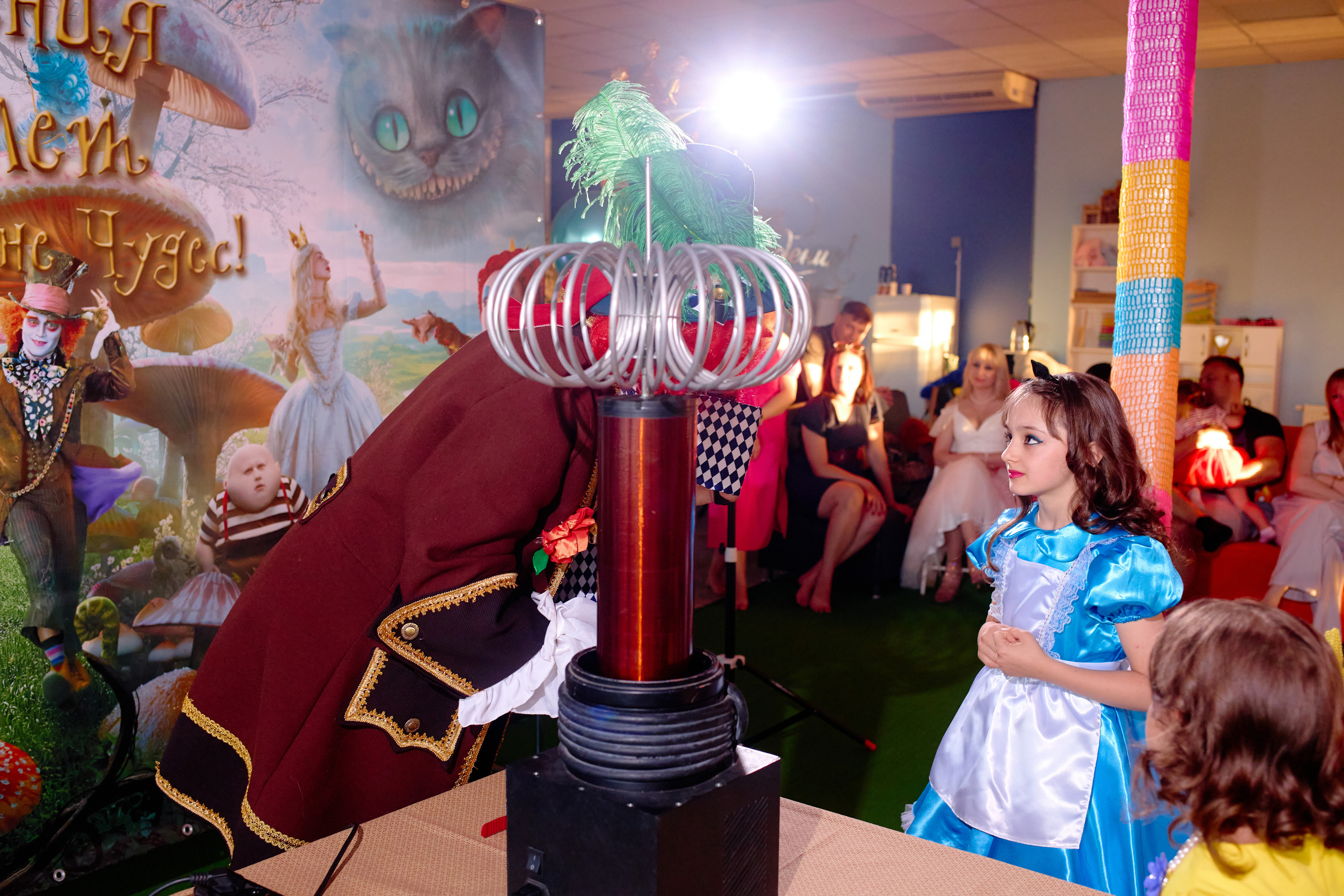 День рождения в детской комнате. Фотограф Выпускные альбомы Таганрог Сергей Коробченко