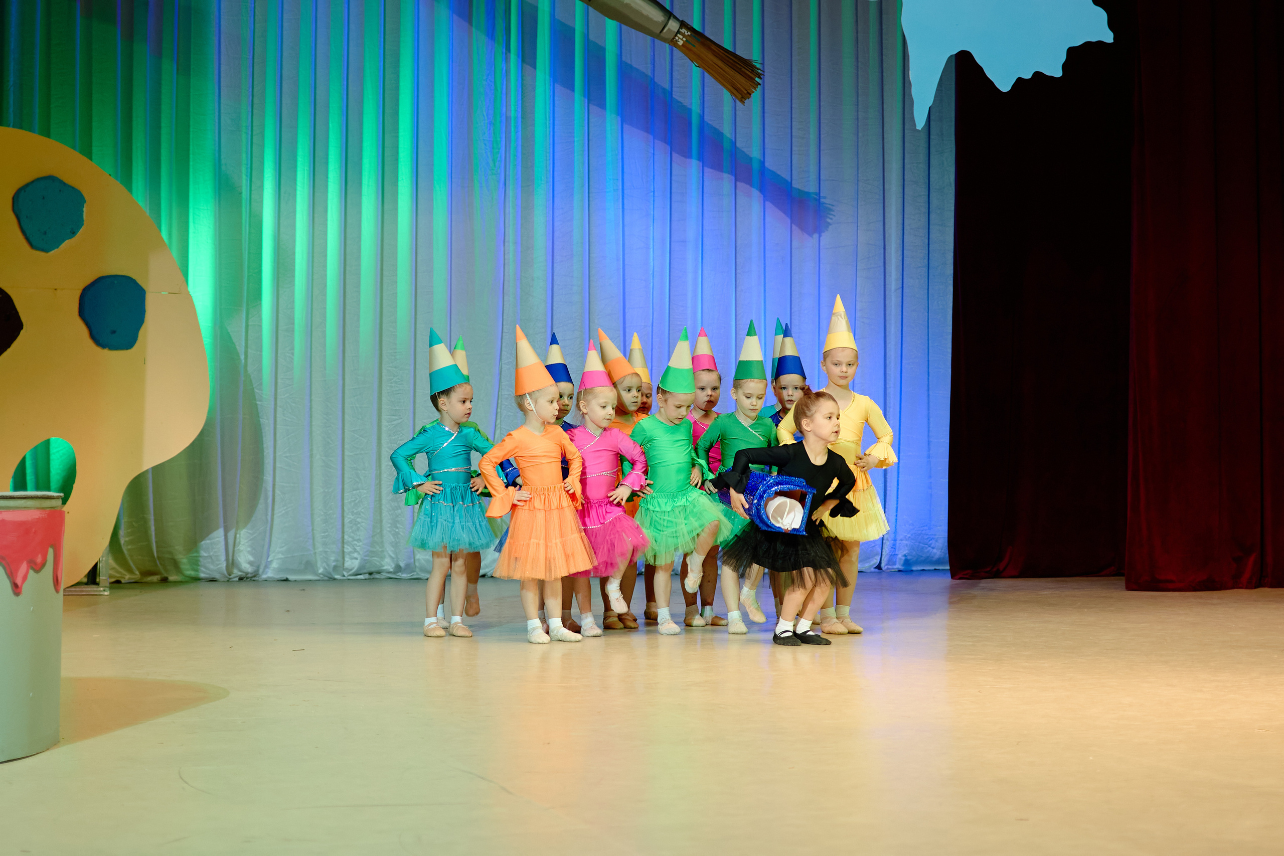 Краски. Фотограф Выпускные альбомы Таганрог Сергей Коробченко