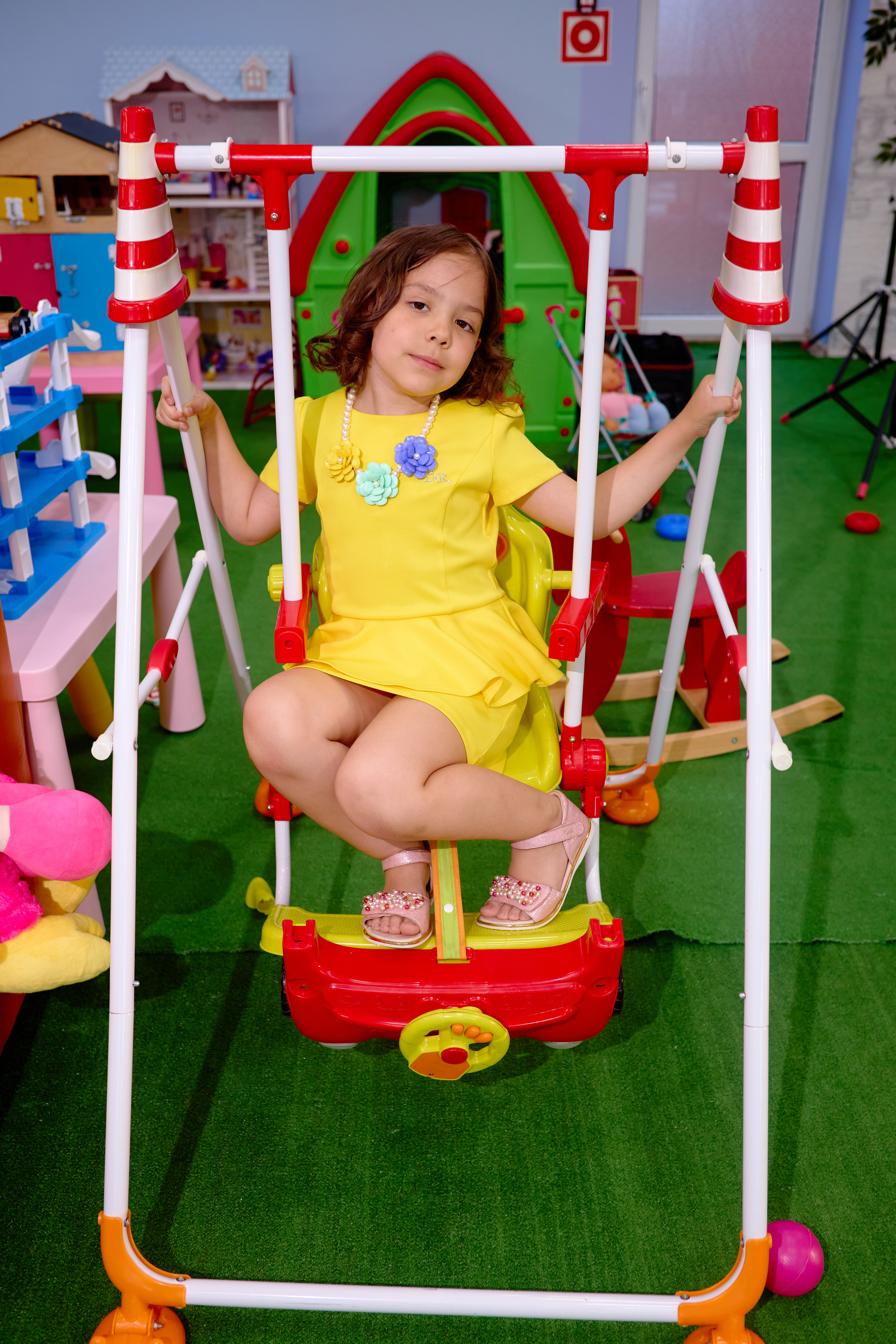 День рождения в детской комнате. Фотограф Выпускные альбомы Таганрог Сергей Коробченко