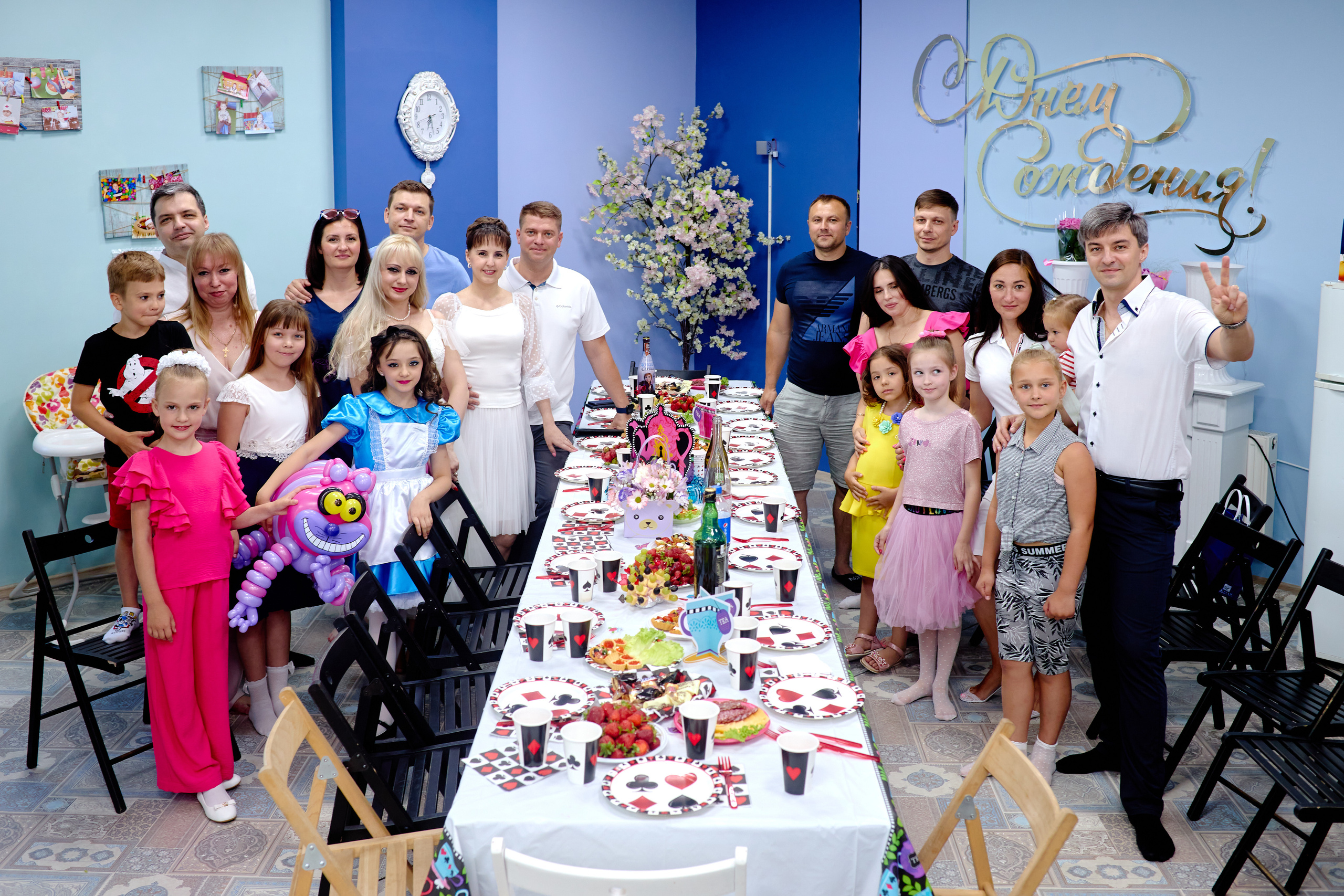 День рождения в детской комнате. Фотограф Выпускные альбомы Таганрог Сергей Коробченко