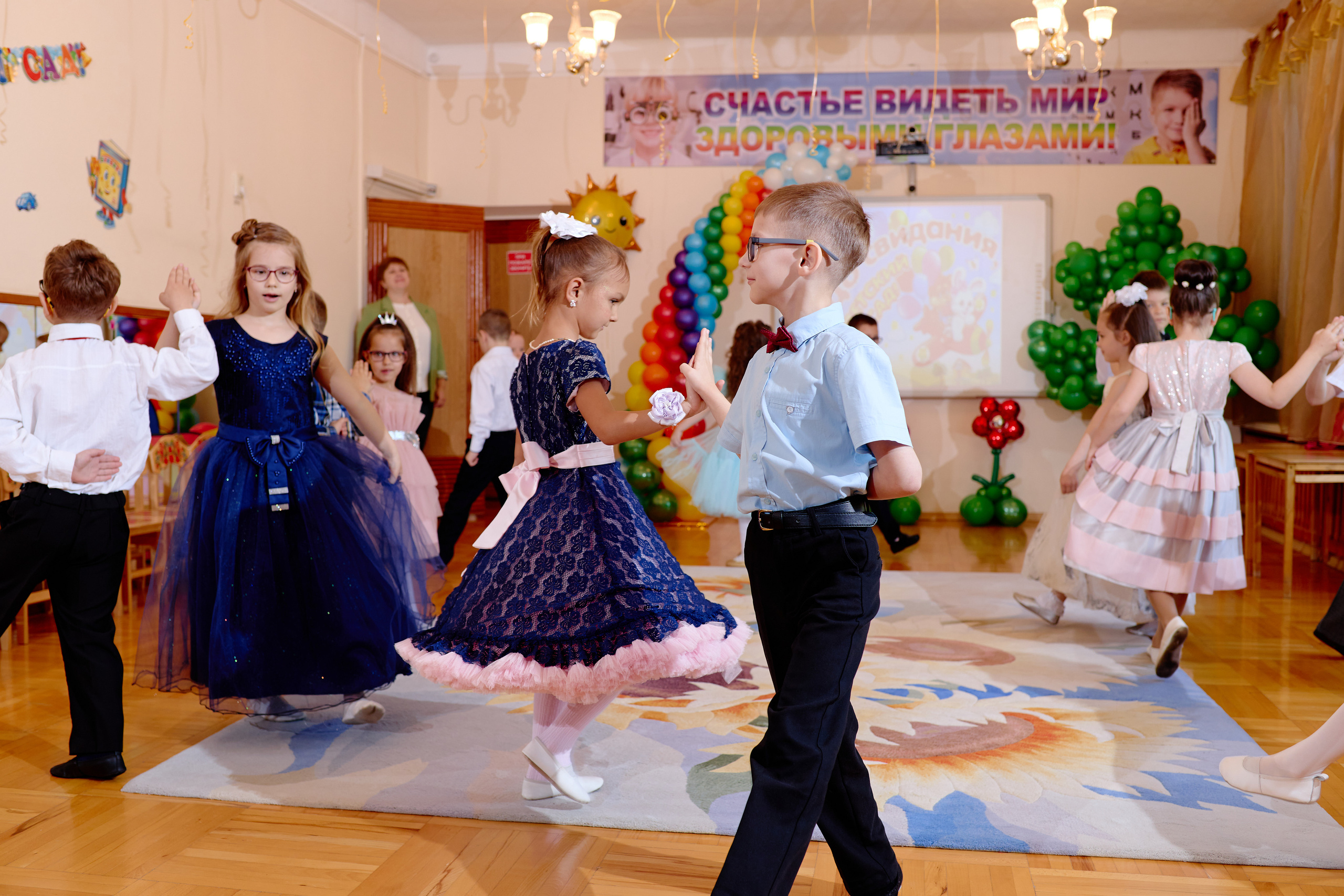Фотограф выпускной в детском саду таганрог. Фотограф Выпускные альбомы Таганрог Сергей Коробченко