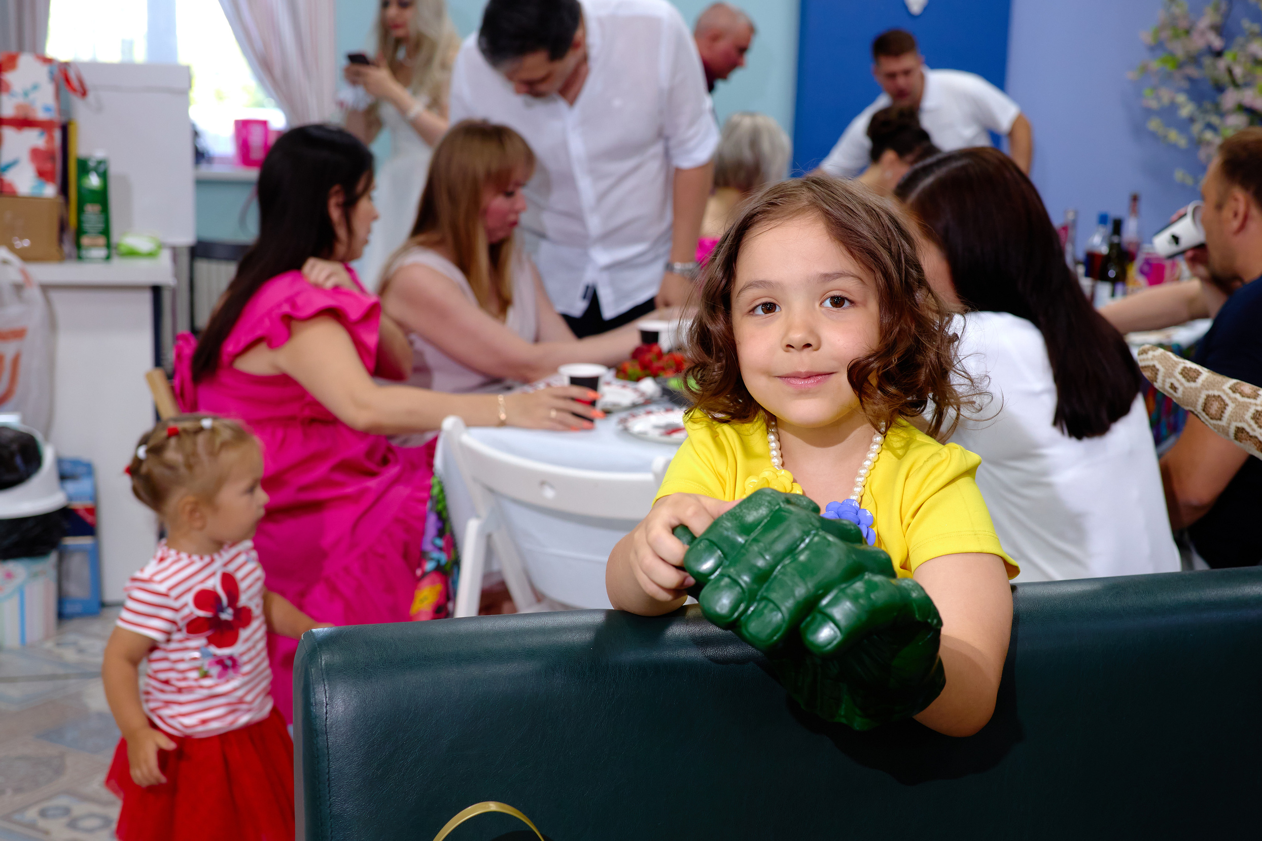 День рождения в детской комнате. Фотограф Выпускные альбомы Таганрог Сергей Коробченко