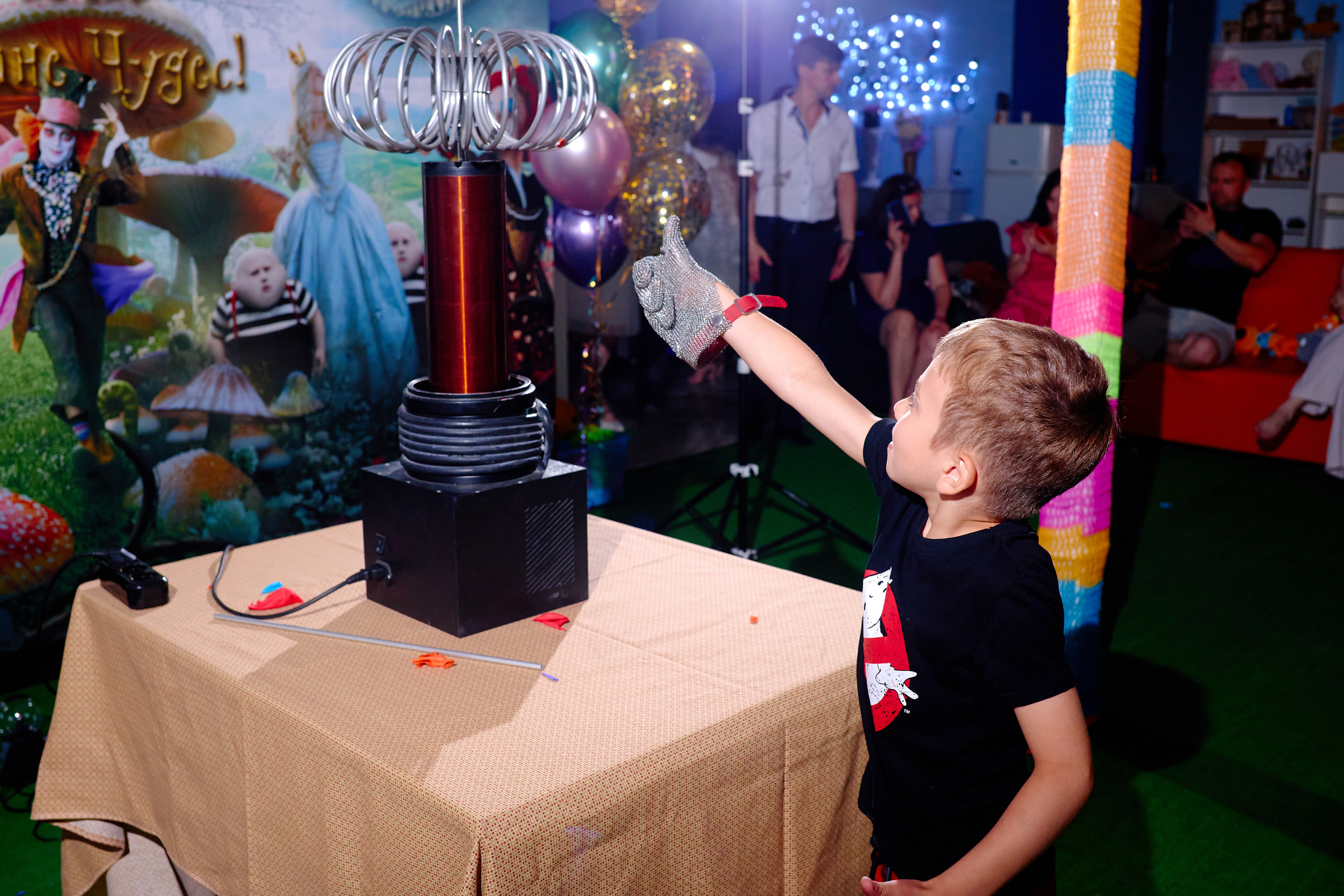 День рождения в детской комнате. Фотограф Выпускные альбомы Таганрог Сергей Коробченко