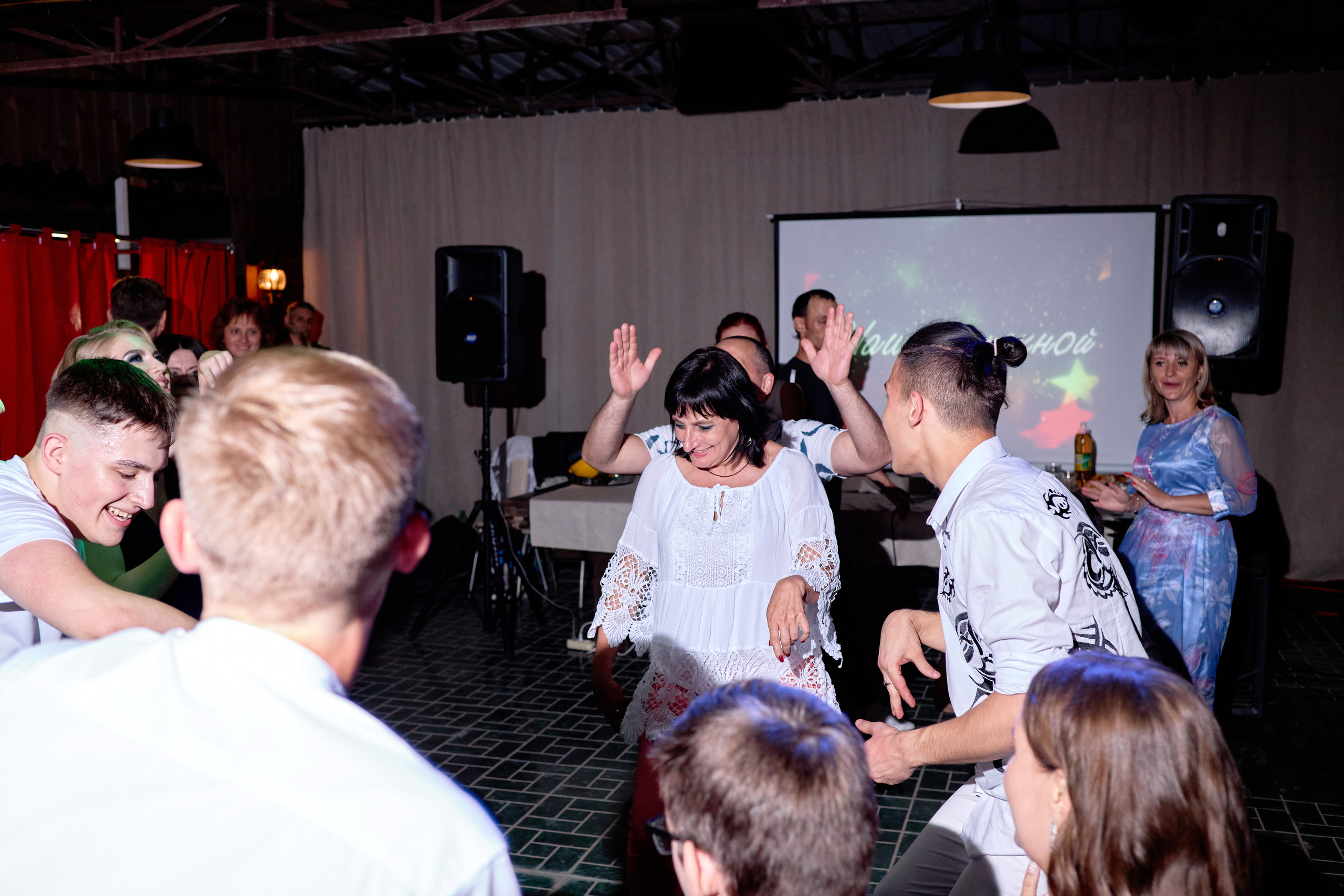 Фотограф на выпускной. Фотограф Выпускные альбомы Таганрог Сергей Коробченко