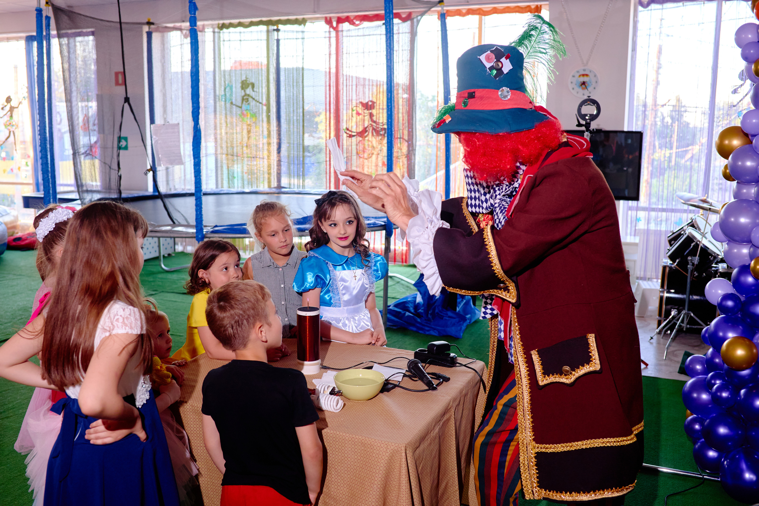 День рождения в детской комнате. Фотограф Выпускные альбомы Таганрог Сергей Коробченко