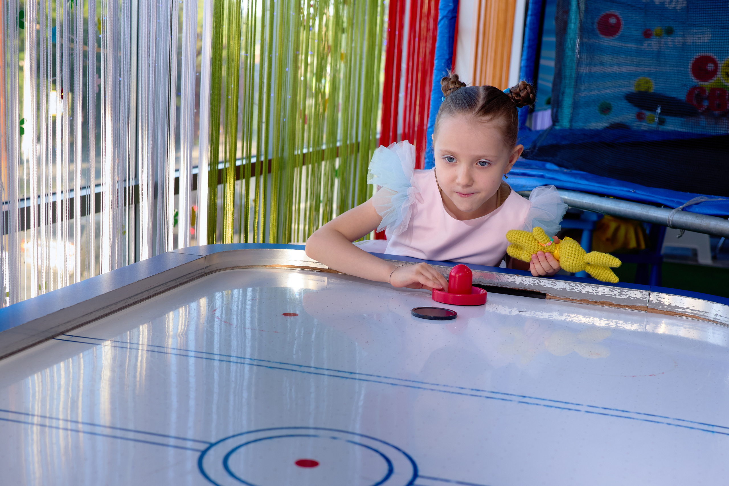 День рождения в детской комнате. Фотограф Выпускные альбомы Таганрог Сергей Коробченко