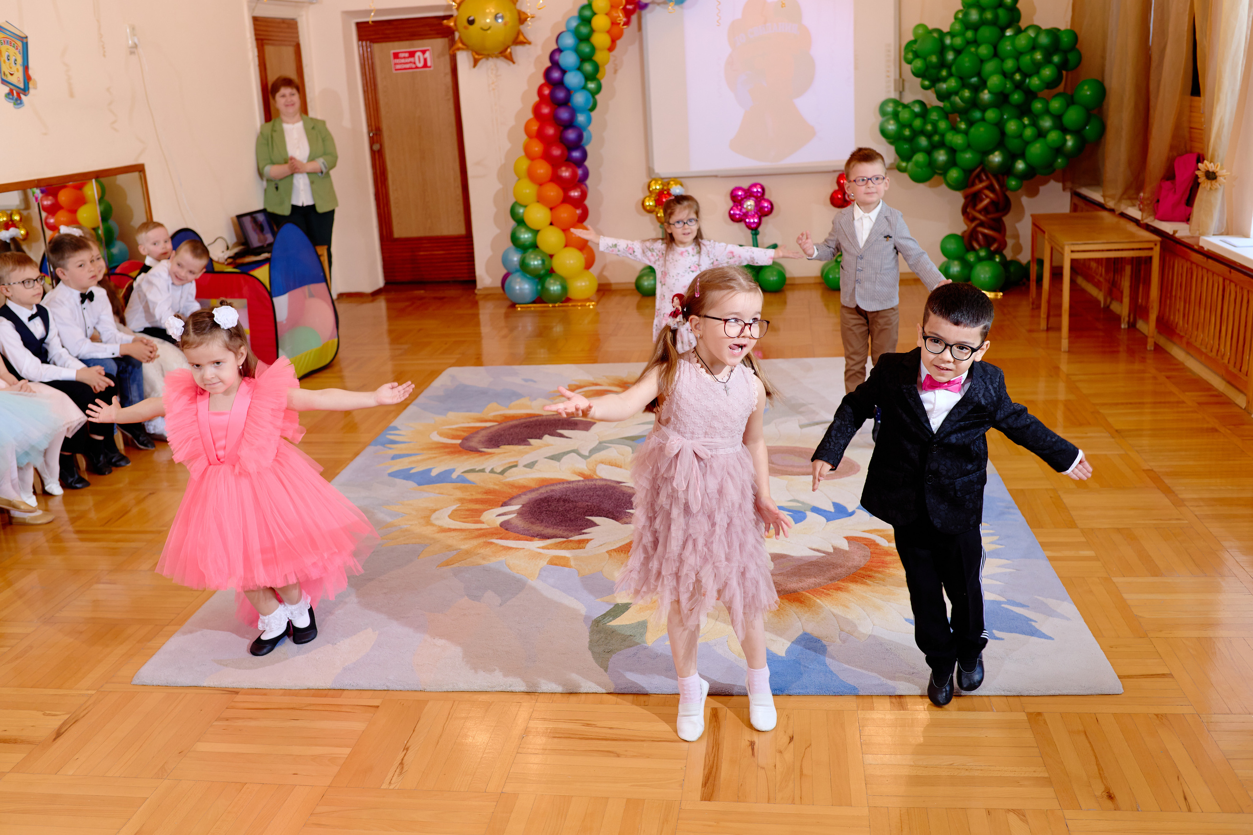 Фотограф выпускной в детском саду таганрог. Фотограф Выпускные альбомы Таганрог Сергей Коробченко