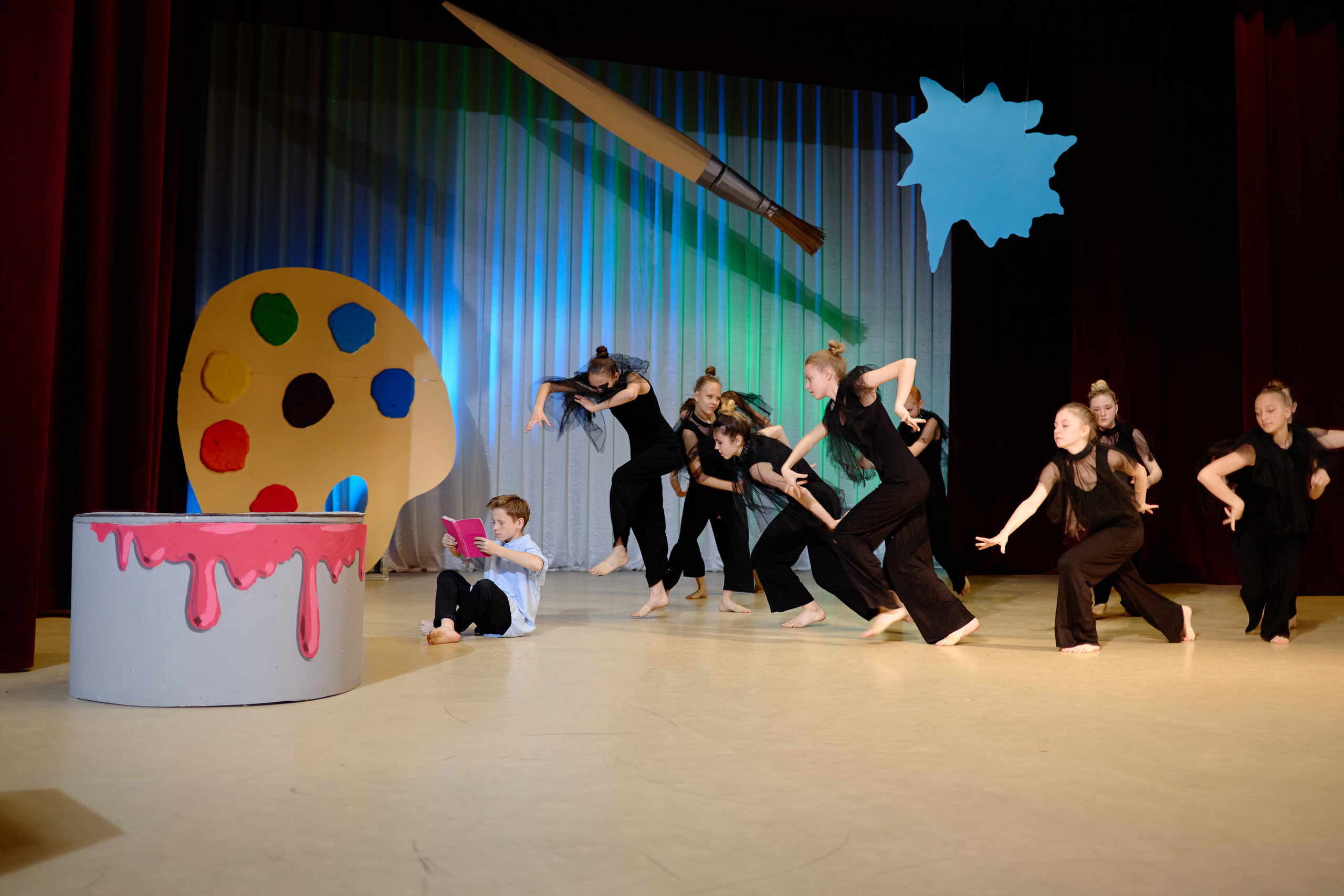 Краски. Фотограф Выпускные альбомы Таганрог Сергей Коробченко