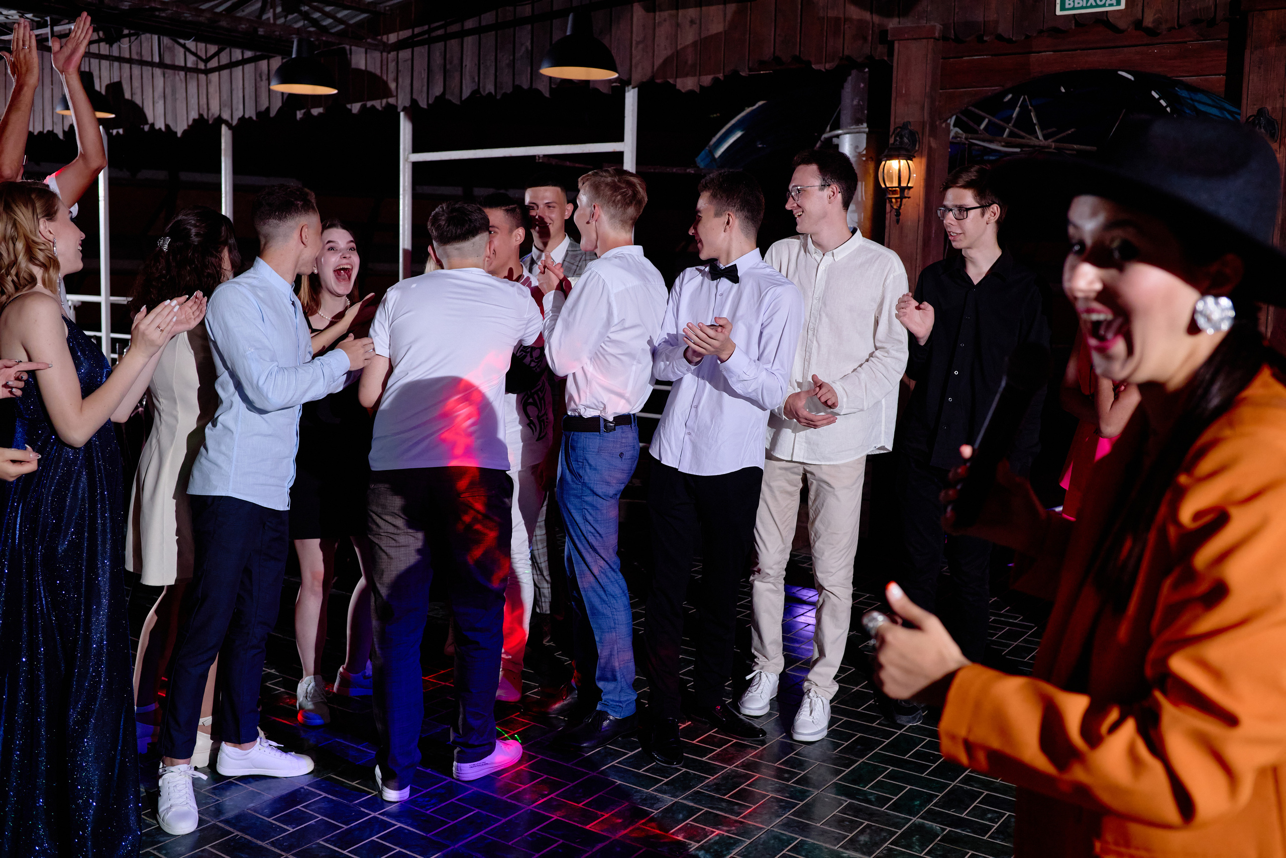 Фотограф на выпускной. Фотограф Выпускные альбомы Таганрог Сергей Коробченко