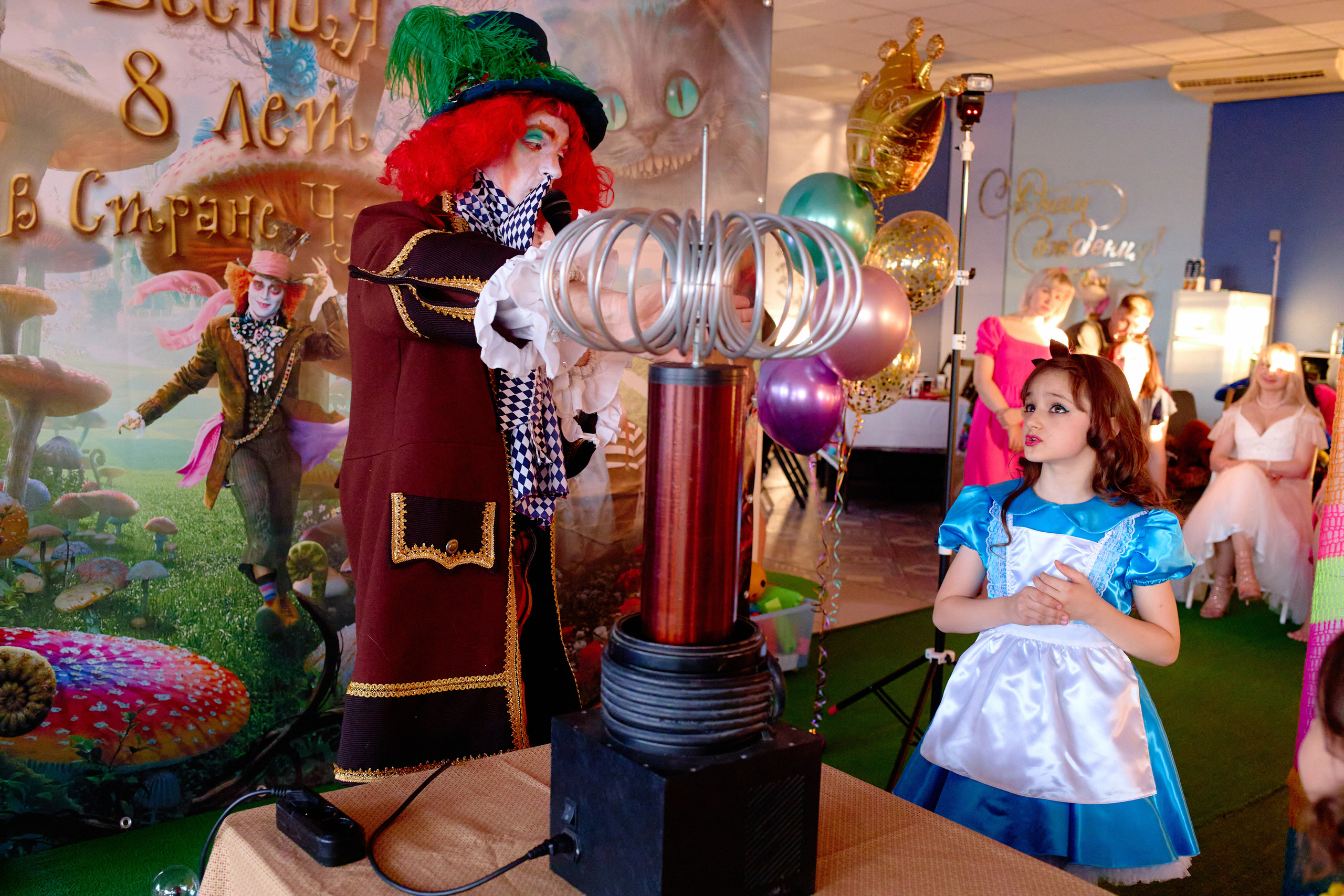 День рождения в детской комнате. Фотограф Выпускные альбомы Таганрог Сергей Коробченко