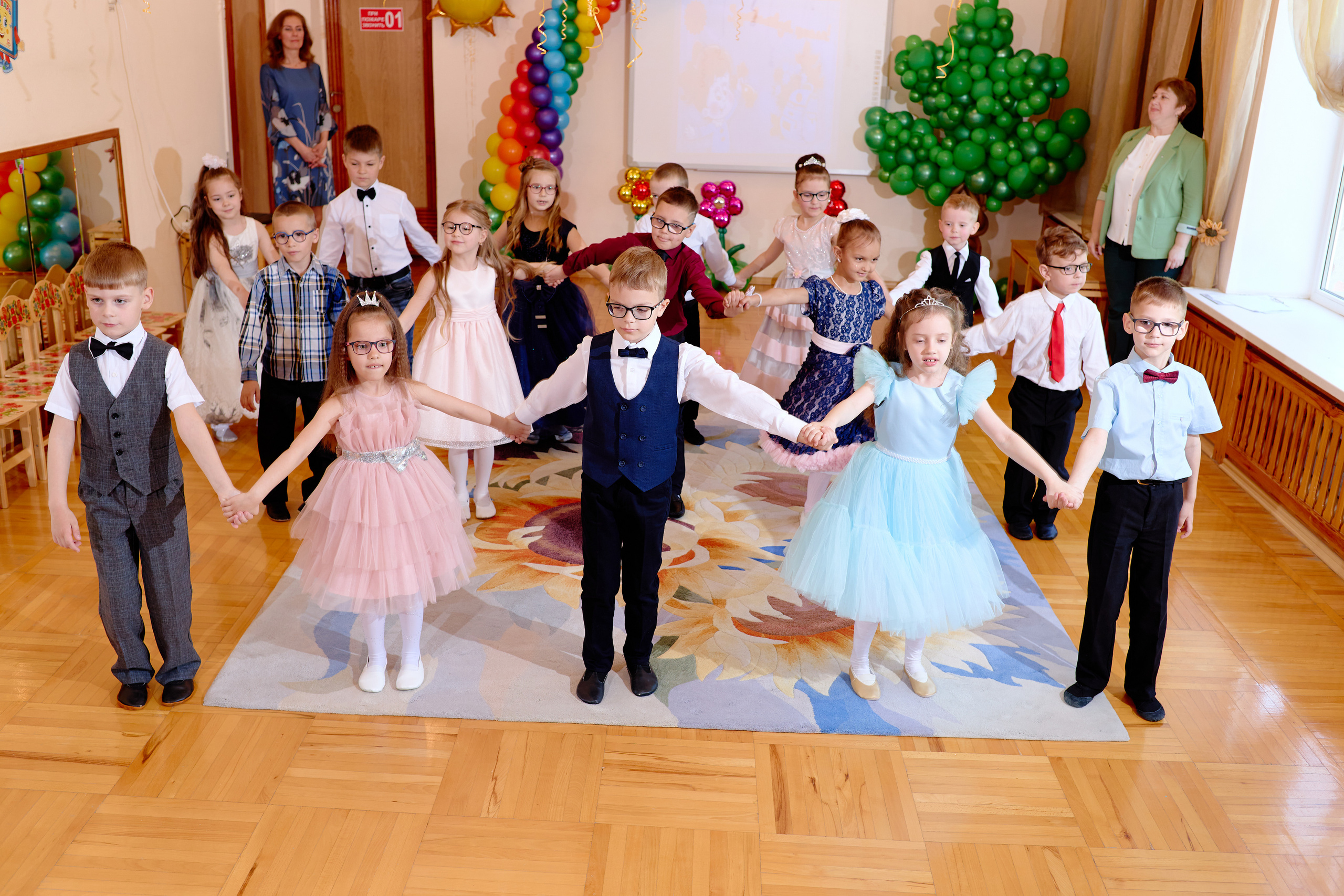 Фотограф выпускной в детском саду таганрог. Фотограф Выпускные альбомы Таганрог Сергей Коробченко