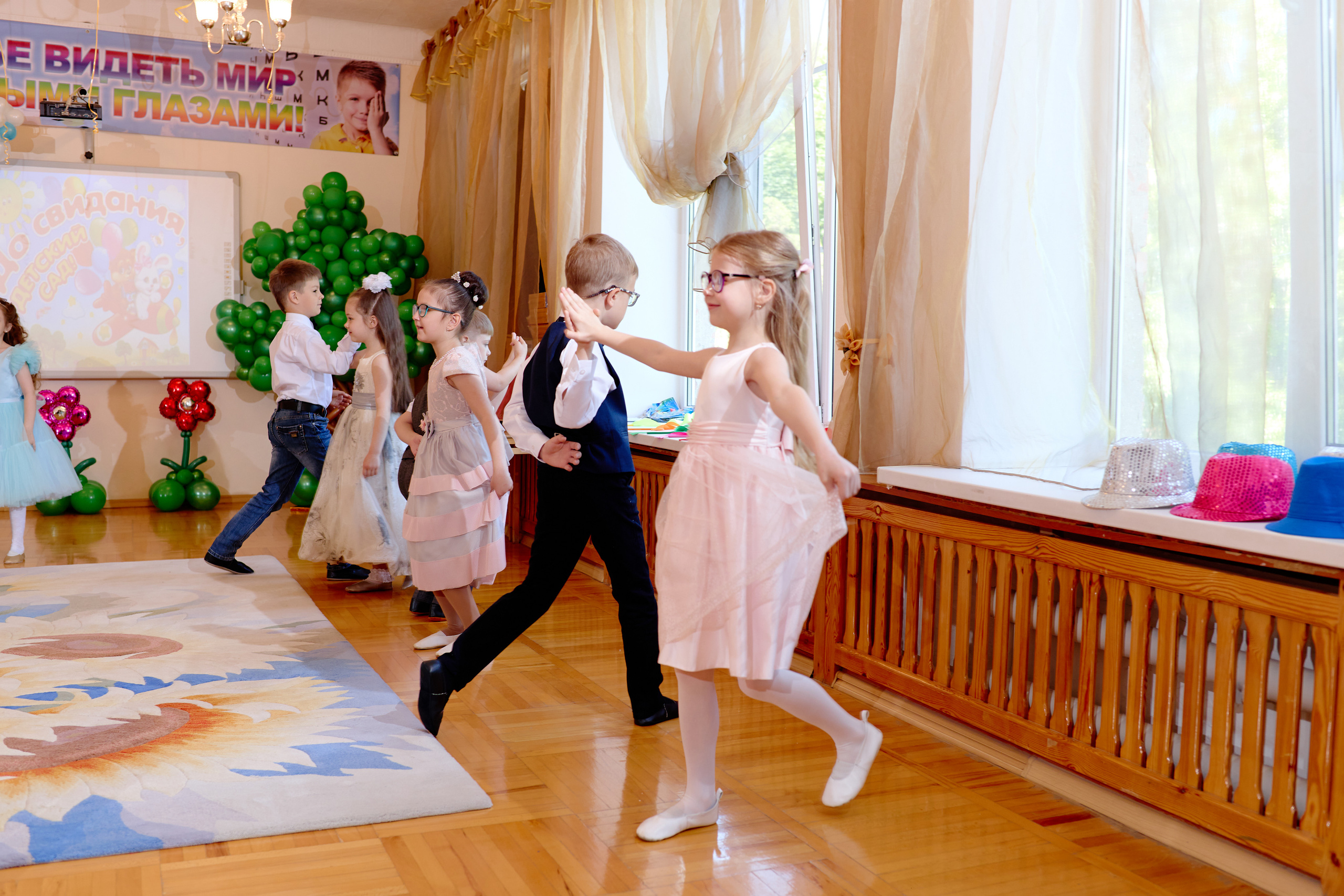 Фотограф выпускной в детском саду таганрог. Фотограф Выпускные альбомы Таганрог Сергей Коробченко