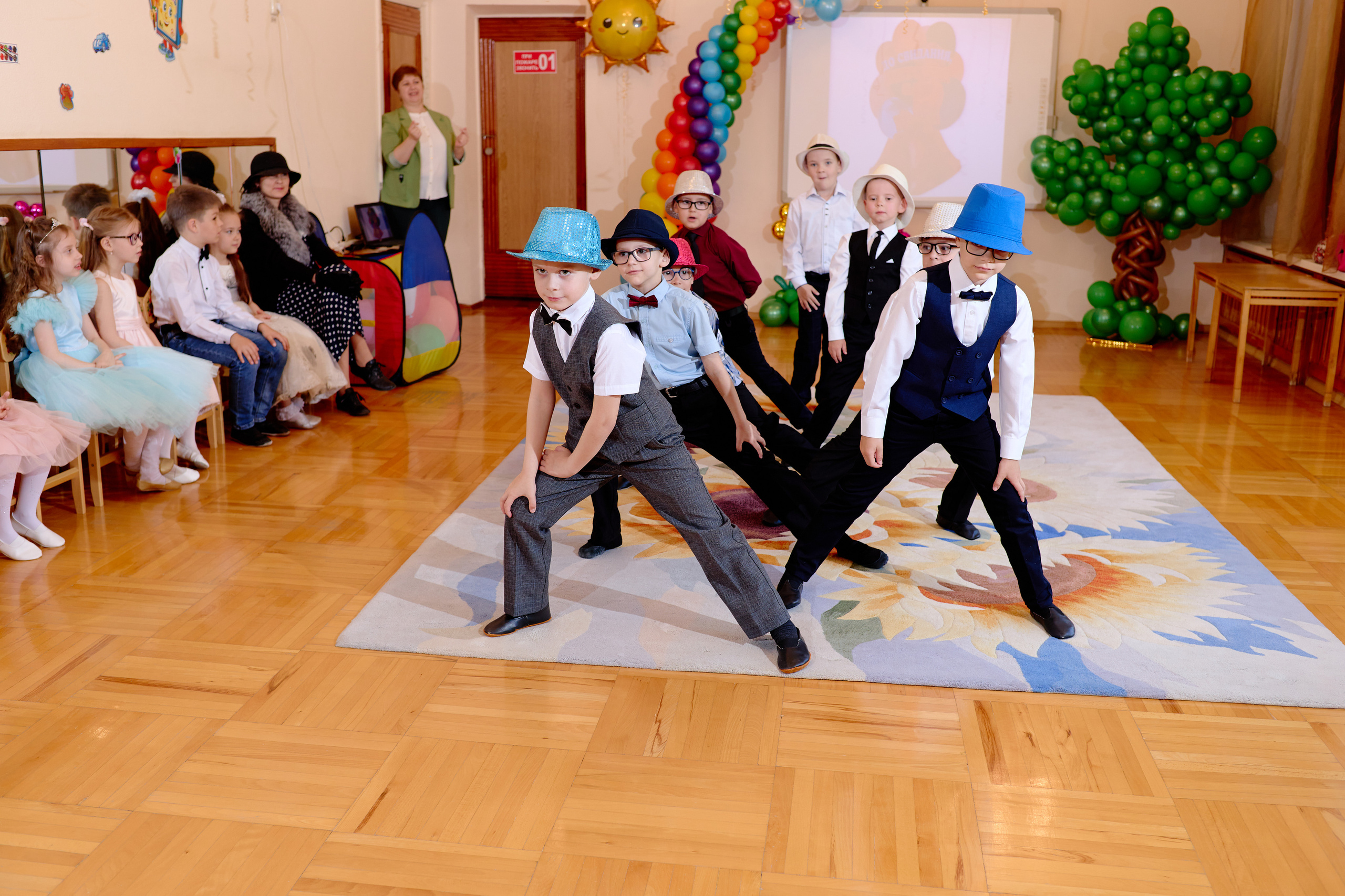 Фотограф выпускной в детском саду таганрог. Фотограф Выпускные альбомы Таганрог Сергей Коробченко