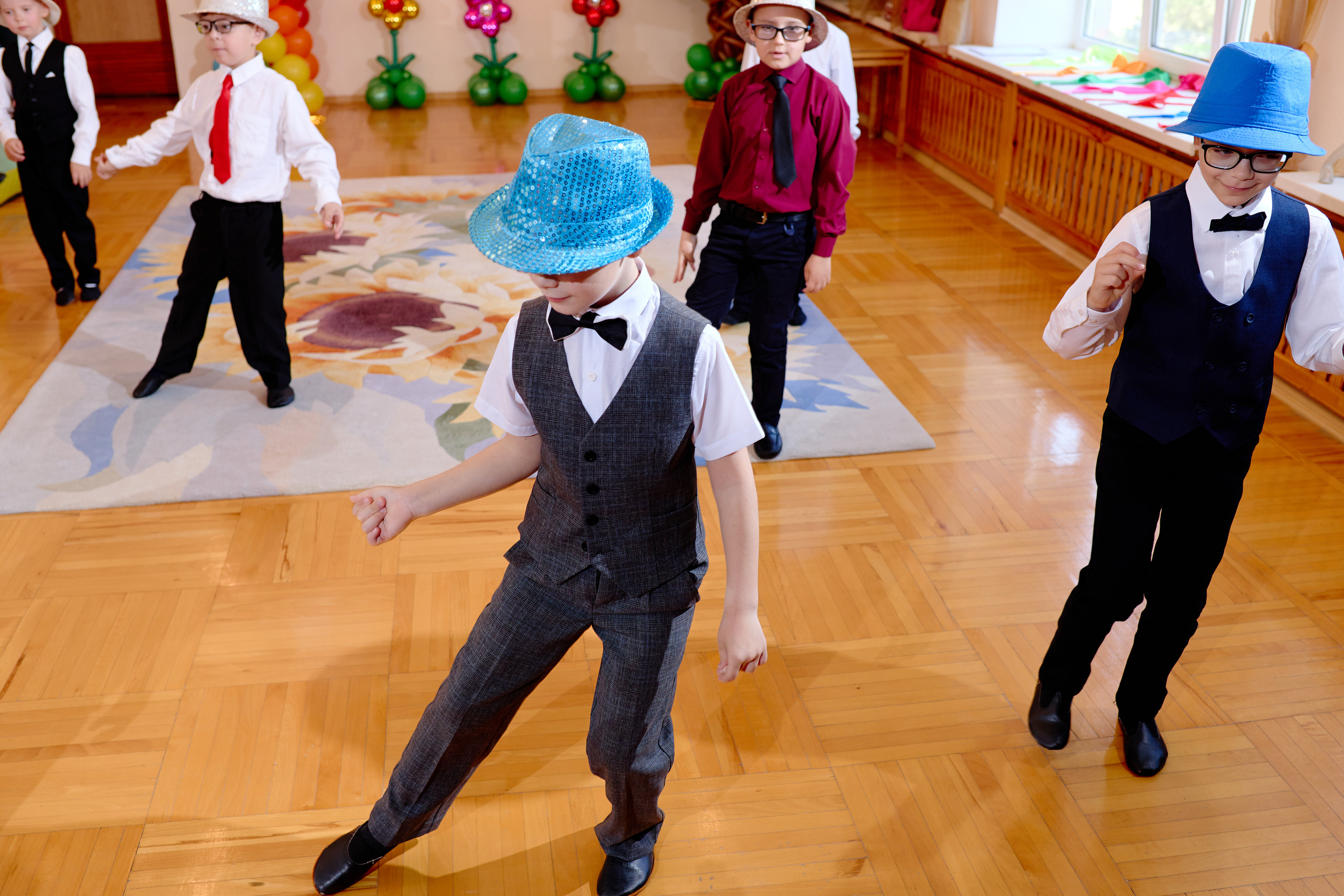 Фотограф выпускной в детском саду таганрог. Фотограф Выпускные альбомы Таганрог Сергей Коробченко