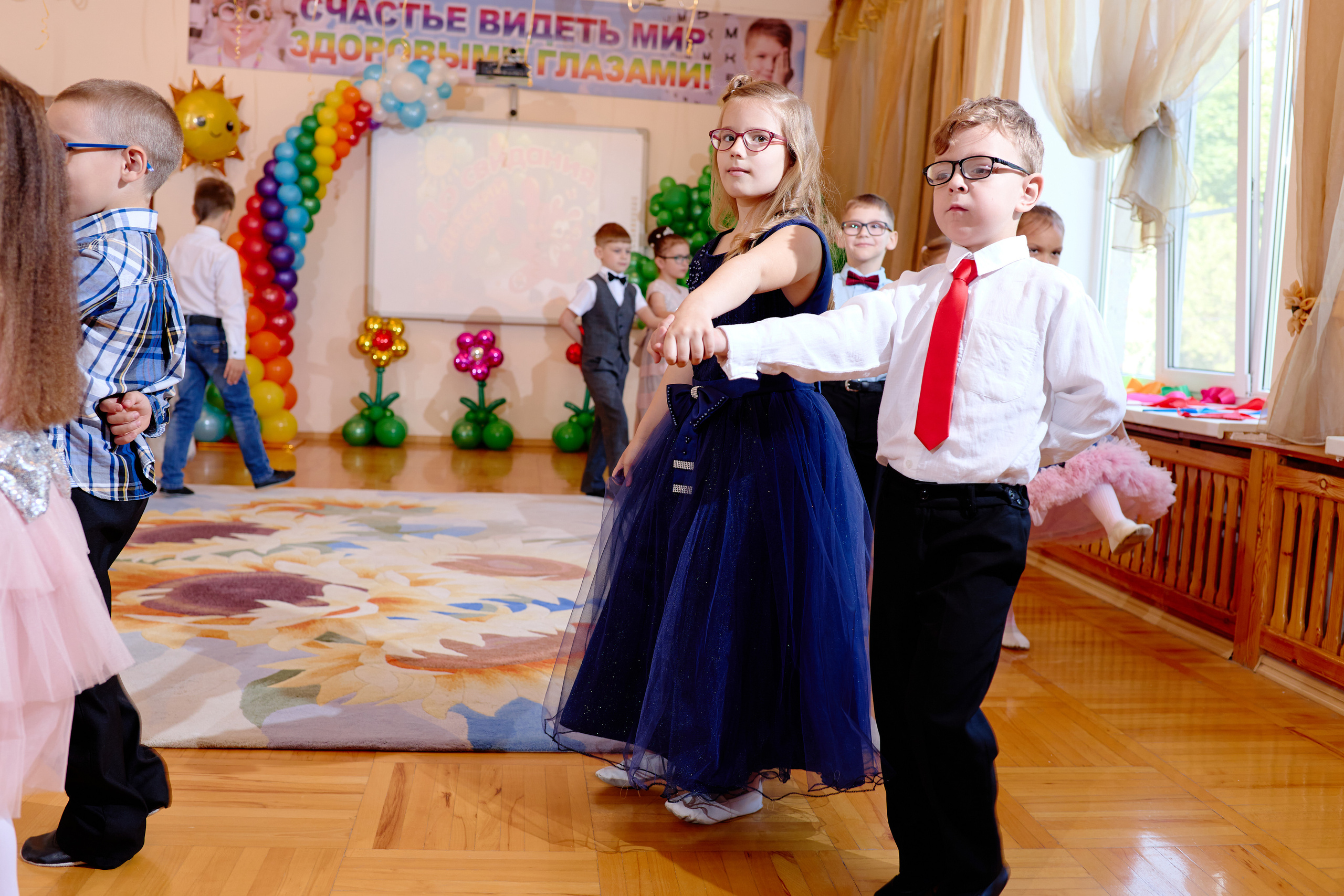 Фотограф выпускной в детском саду таганрог. Фотограф Выпускные альбомы Таганрог Сергей Коробченко