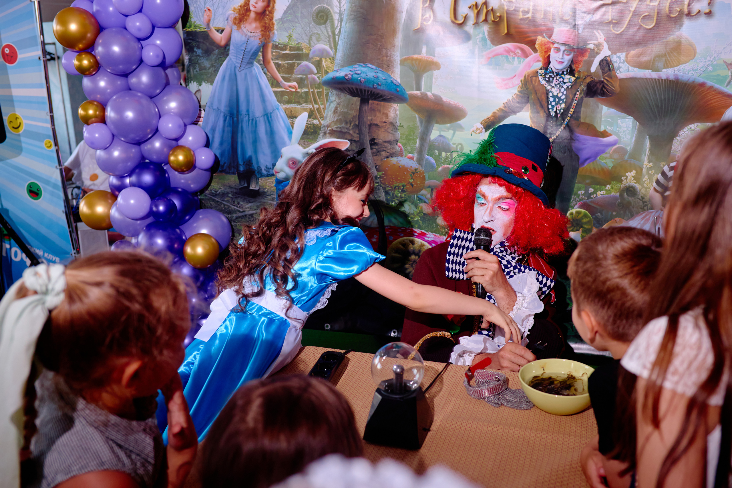 День рождения в детской комнате. Фотограф Выпускные альбомы Таганрог Сергей Коробченко