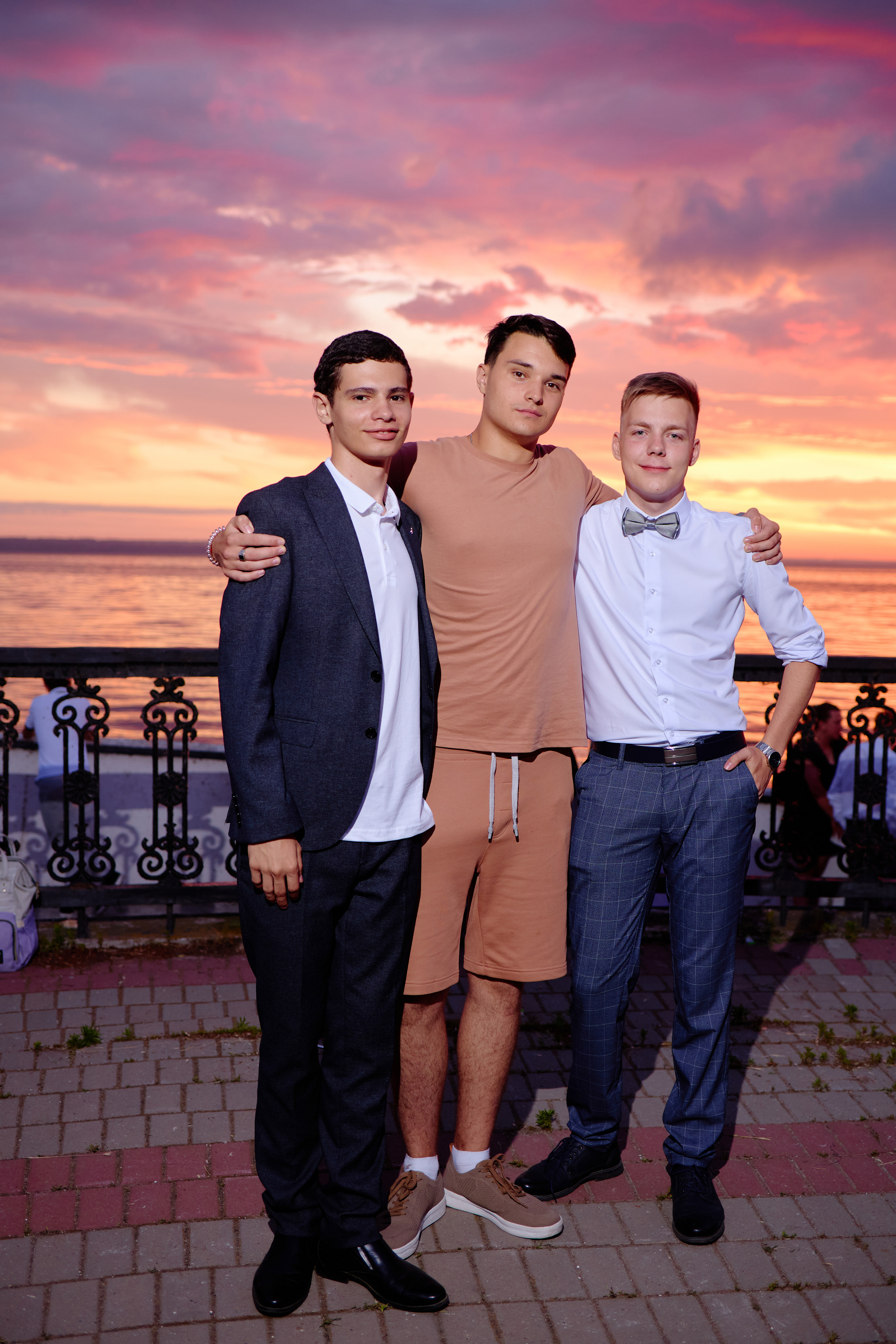 Фотограф на выпускной. Фотограф Выпускные альбомы Таганрог Сергей Коробченко