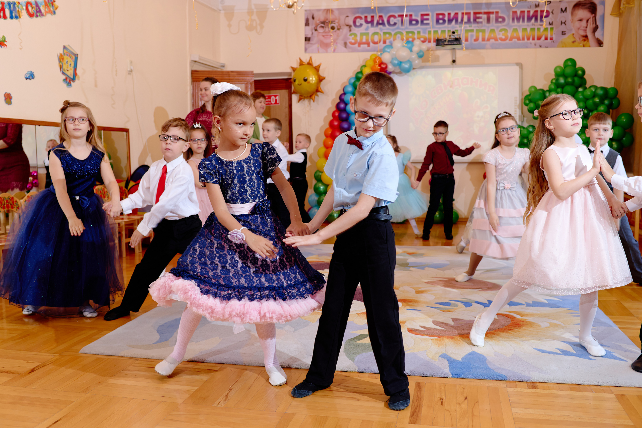 Фотограф выпускной в детском саду таганрог. Фотограф Выпускные альбомы Таганрог Сергей Коробченко