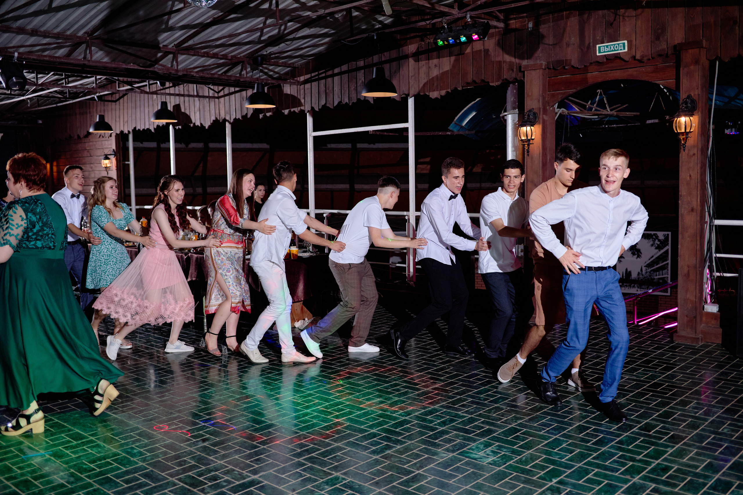 Фотограф на выпускной. Фотограф Выпускные альбомы Таганрог Сергей Коробченко