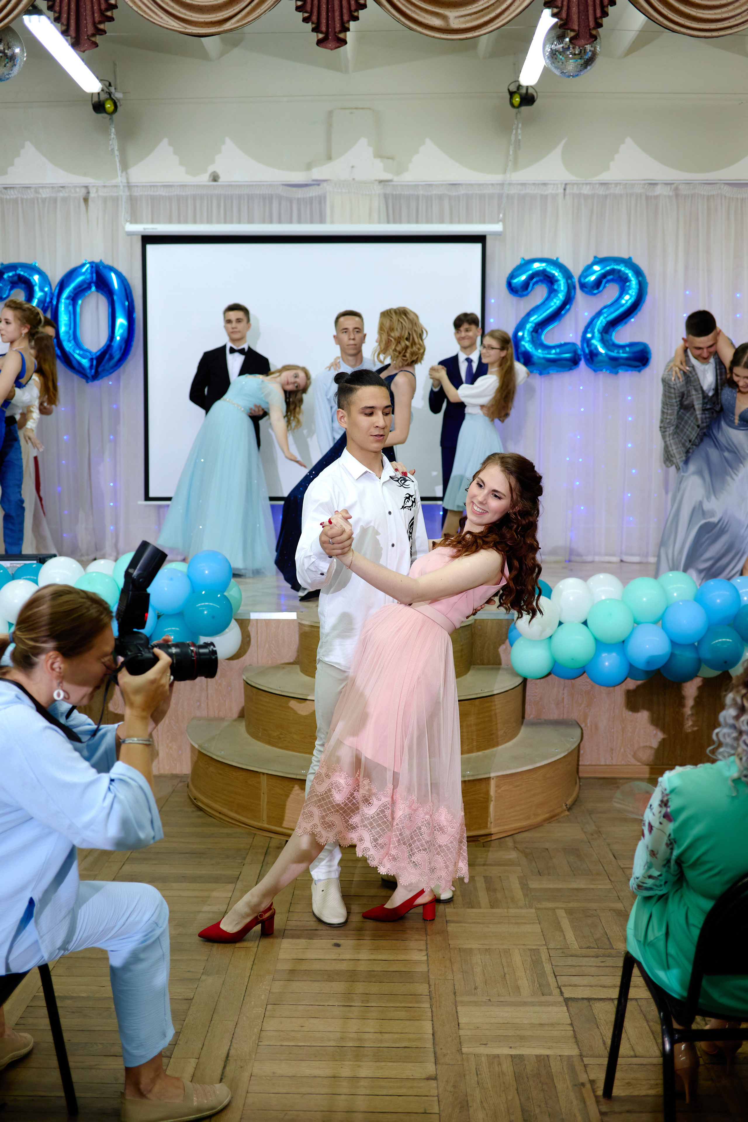 Фотограф на выпускной. Фотограф Выпускные альбомы Таганрог Сергей Коробченко