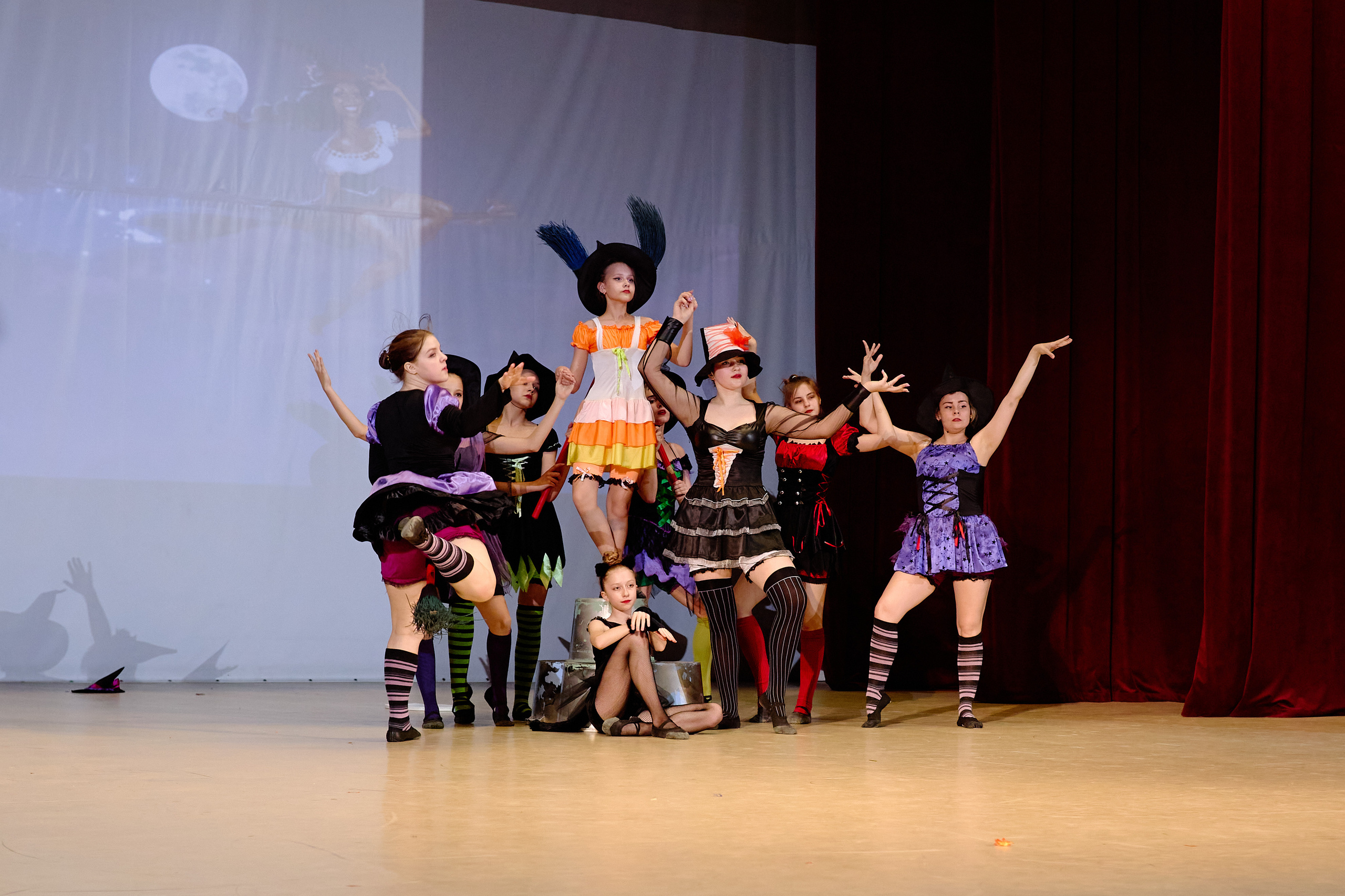 Аврора. Фотограф Выпускные альбомы Таганрог Сергей Коробченко