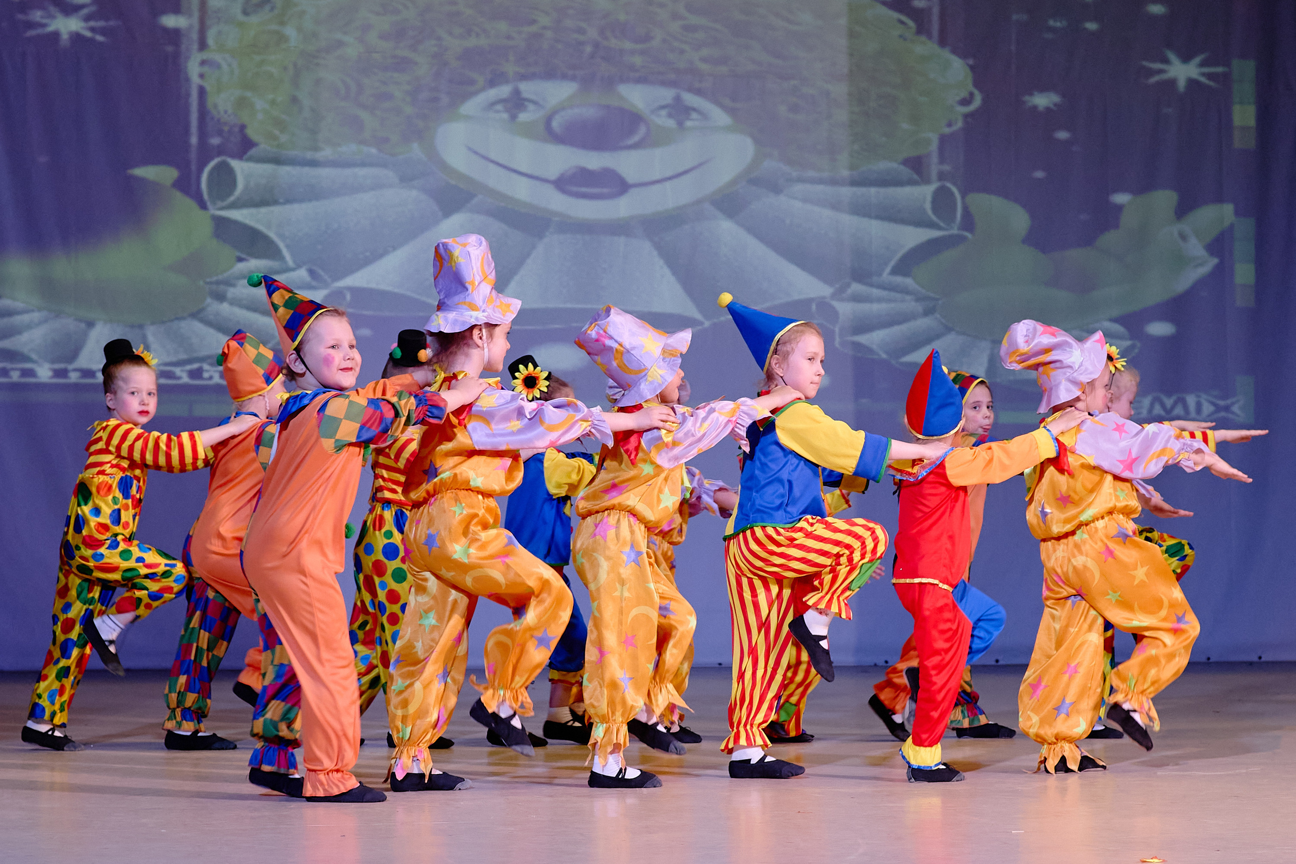 Аврора. Фотограф Выпускные альбомы Таганрог Сергей Коробченко