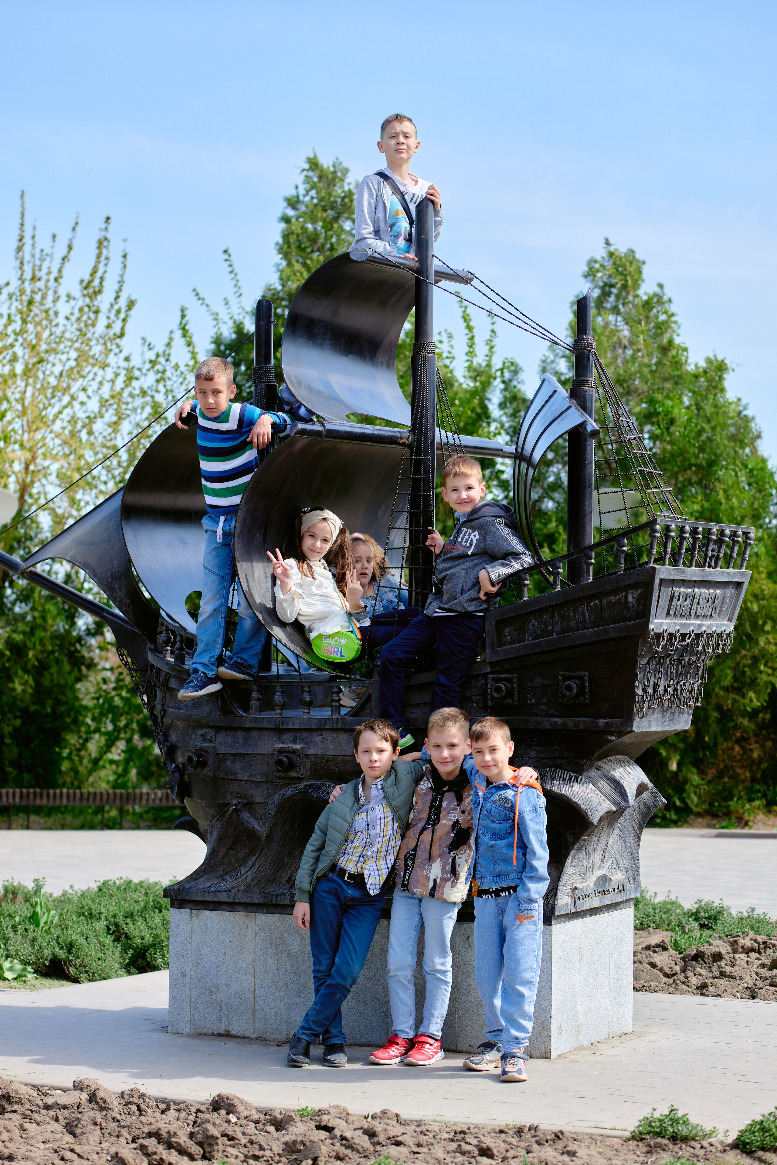 Сьемка на выпускнык альбомы на улице таганрог. Фотограф Выпускные альбомы Таганрог Сергей Коробченко