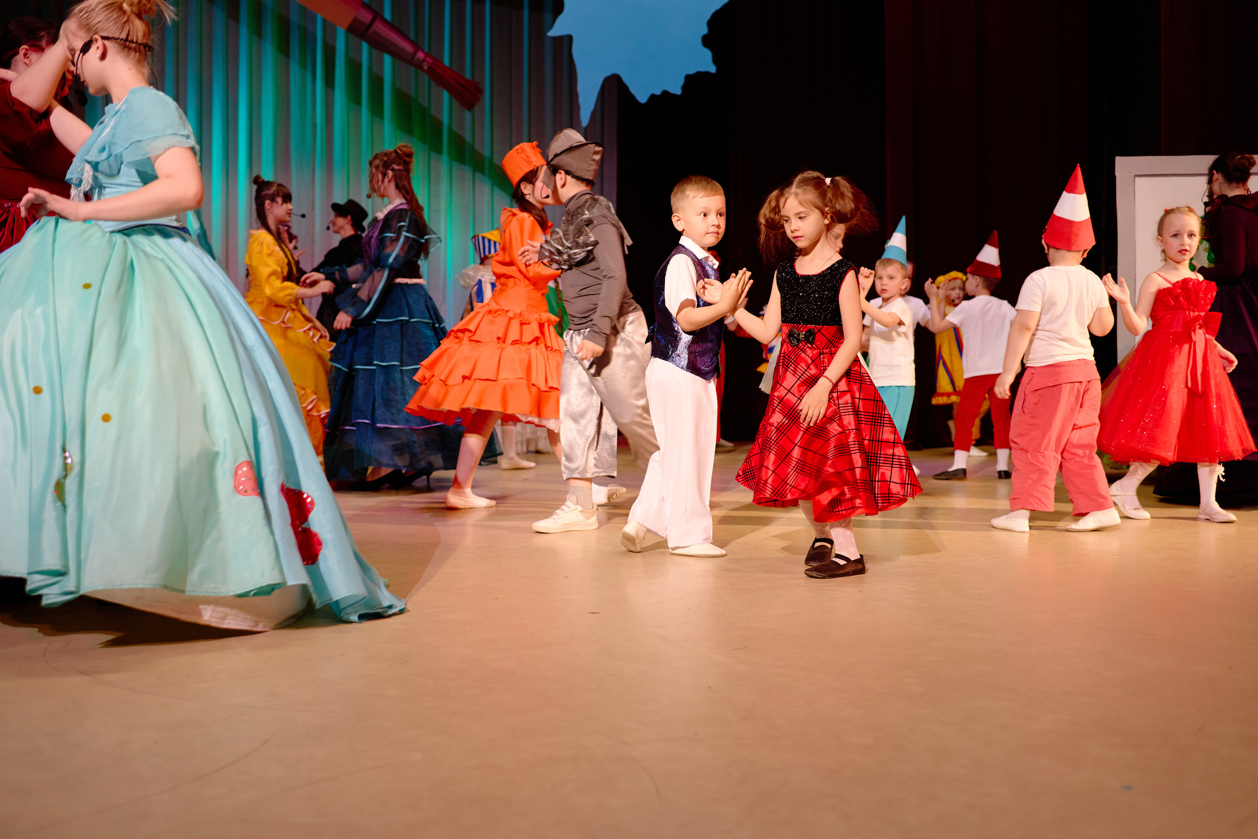 Краски. Фотограф Выпускные альбомы Таганрог Сергей Коробченко