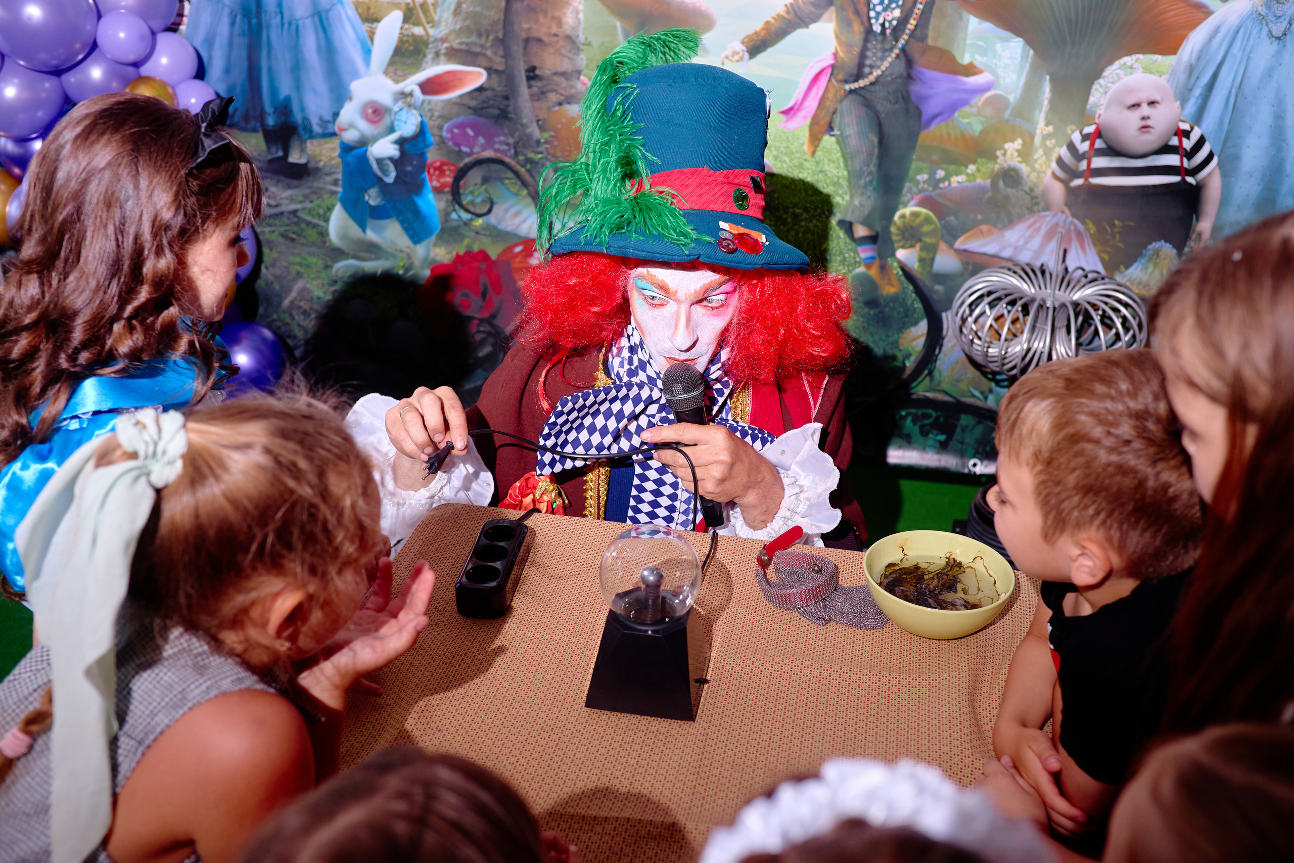 День рождения в детской комнате. Фотограф Выпускные альбомы Таганрог Сергей Коробченко