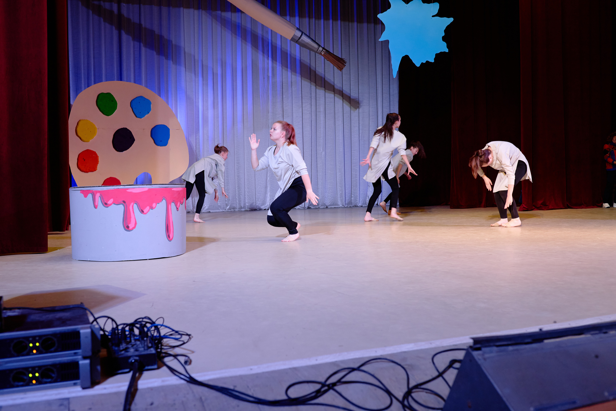 Краски. Фотограф Выпускные альбомы Таганрог Сергей Коробченко