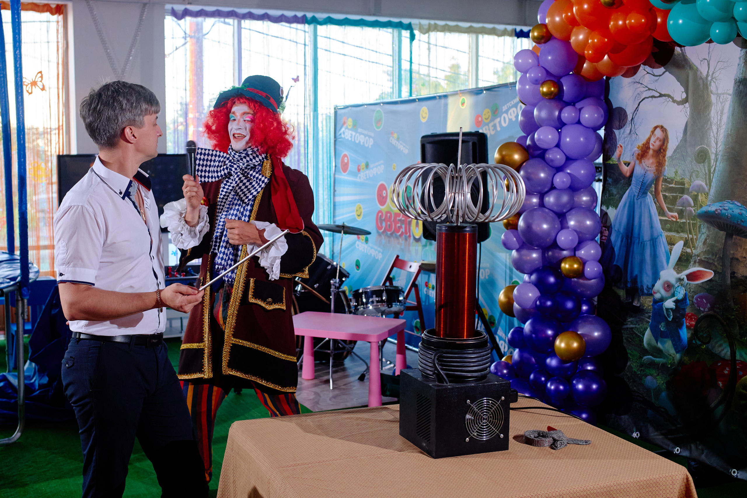 День рождения в детской комнате. Фотограф Выпускные альбомы Таганрог Сергей Коробченко