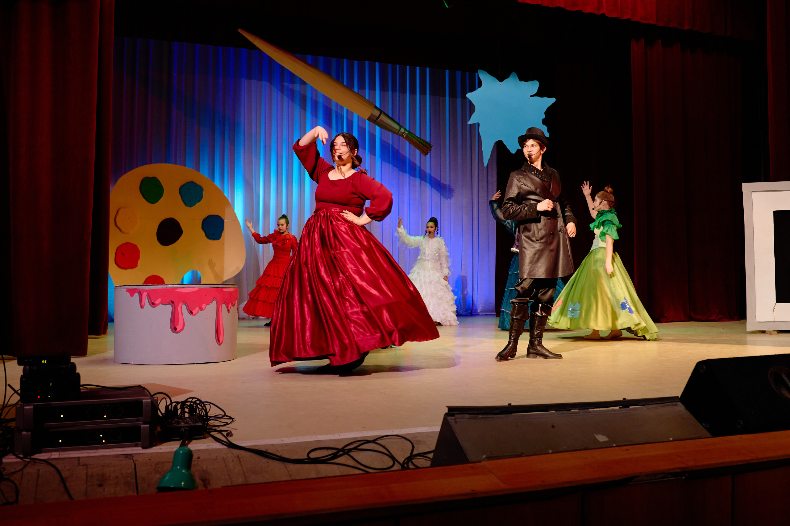 Краски. Фотограф Выпускные альбомы Таганрог Сергей Коробченко